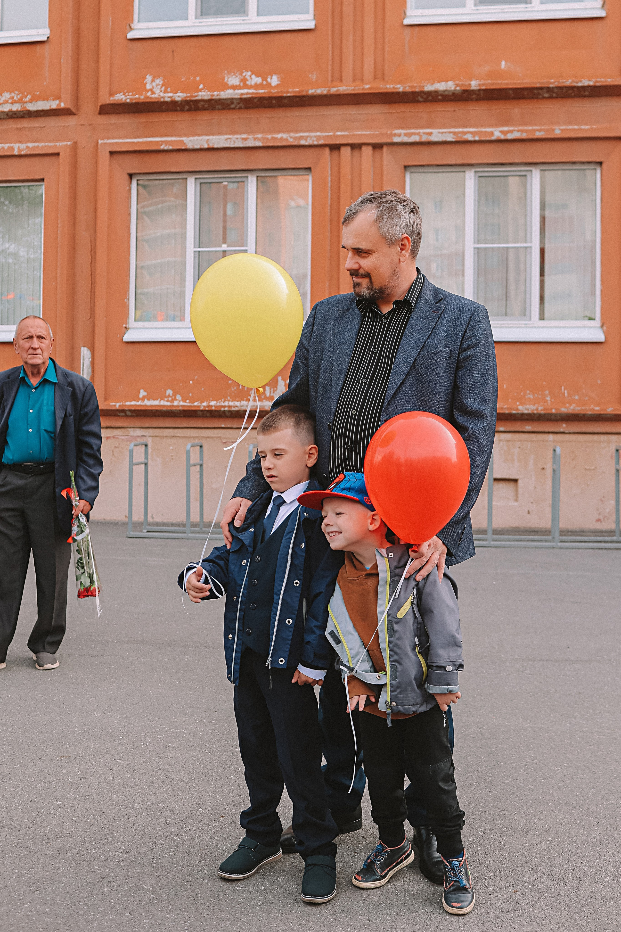 1 сентября линейка+кл час+портреты. Семейный фотограф Тюмень, фотограф на роды Салмина Мария