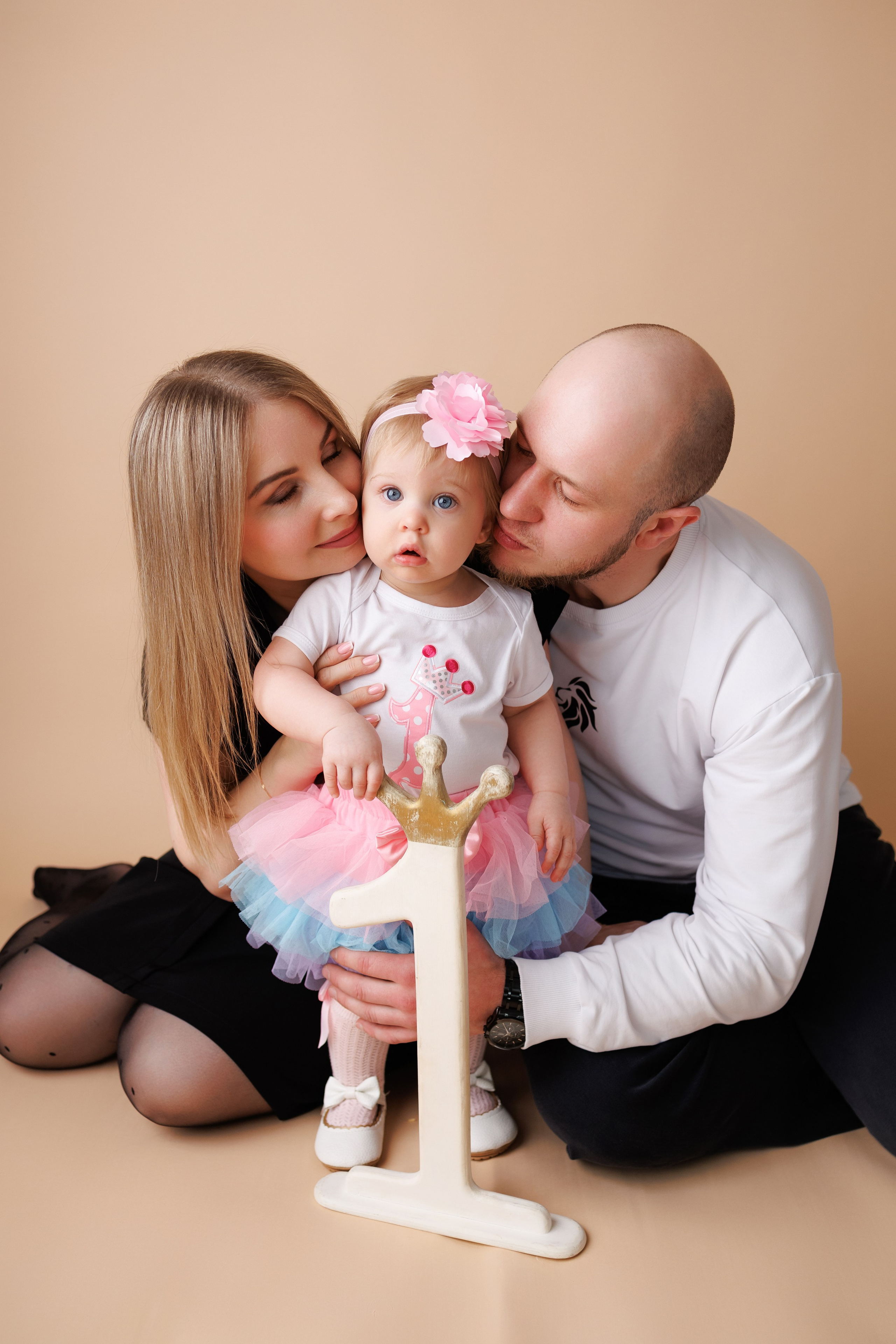 Юлечке 1 годик. Фотограф новорожденный малышей Новосибирск