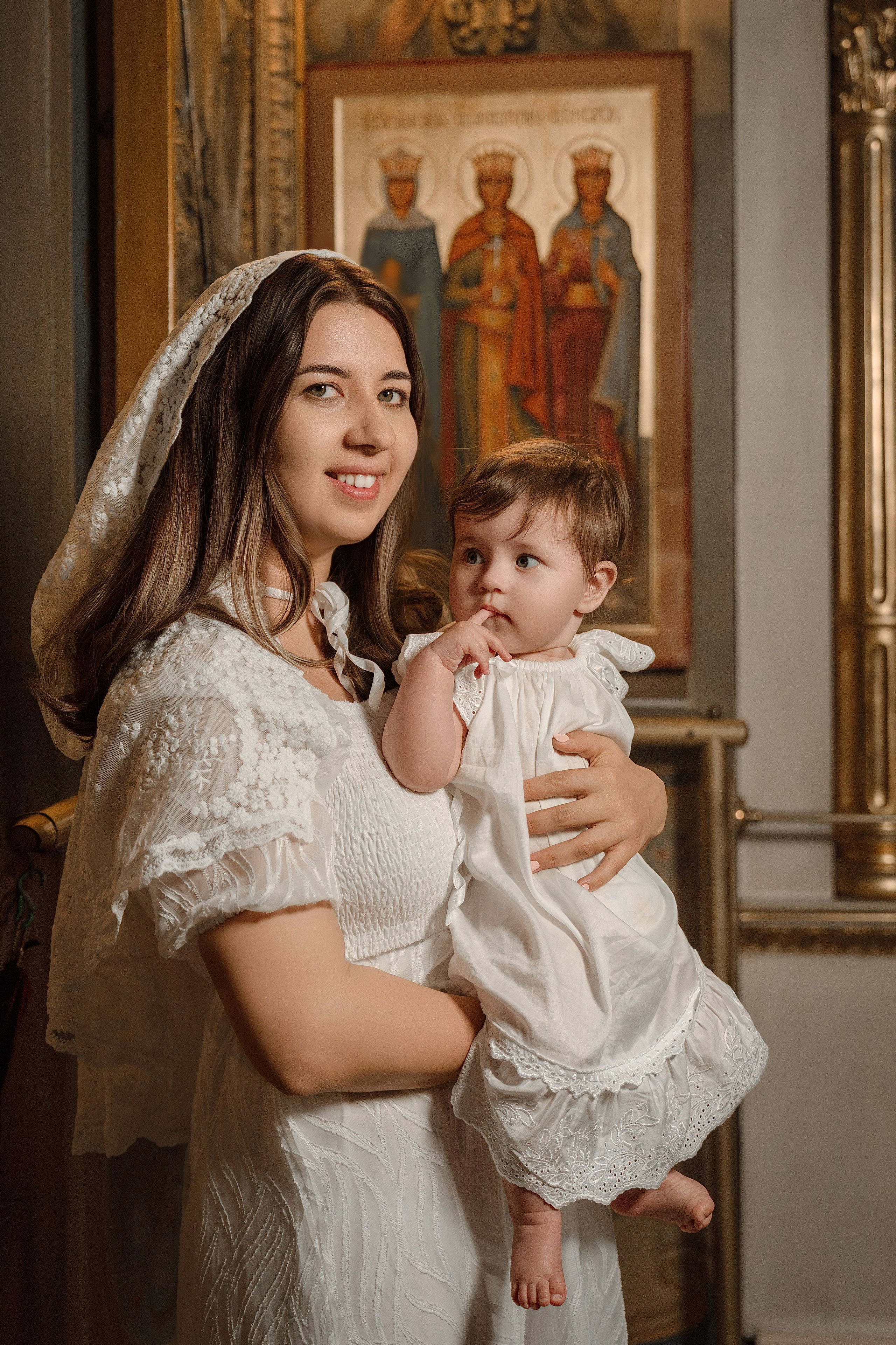 Крещение Вареньки в Храме Воскресения Словущего в Даниловской Слободе. Фото- и видеосъёмка крещения и венчания. Фотограф на крещение Москва