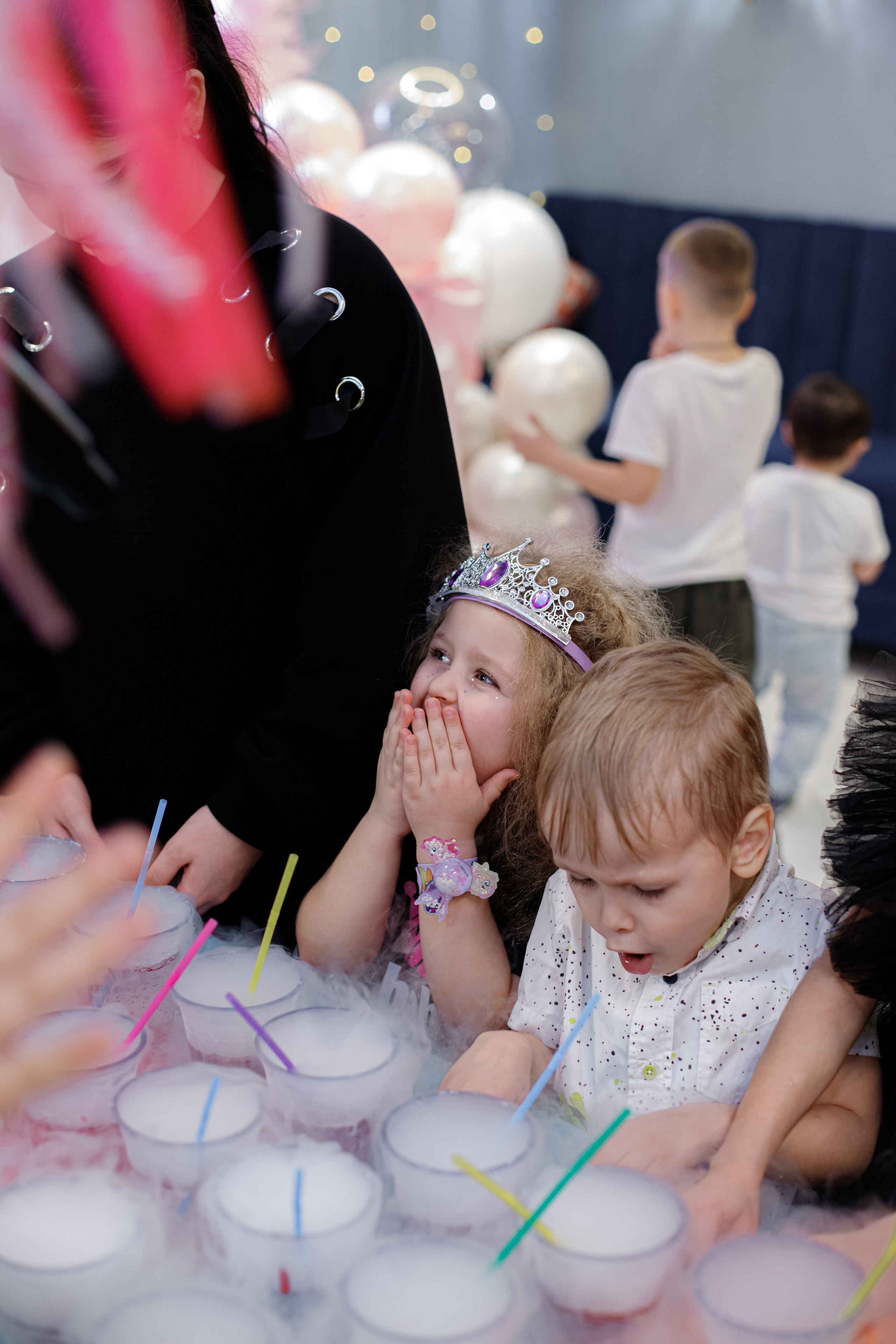 ASIA'S BIRTHDAY PARTY. Photokarish