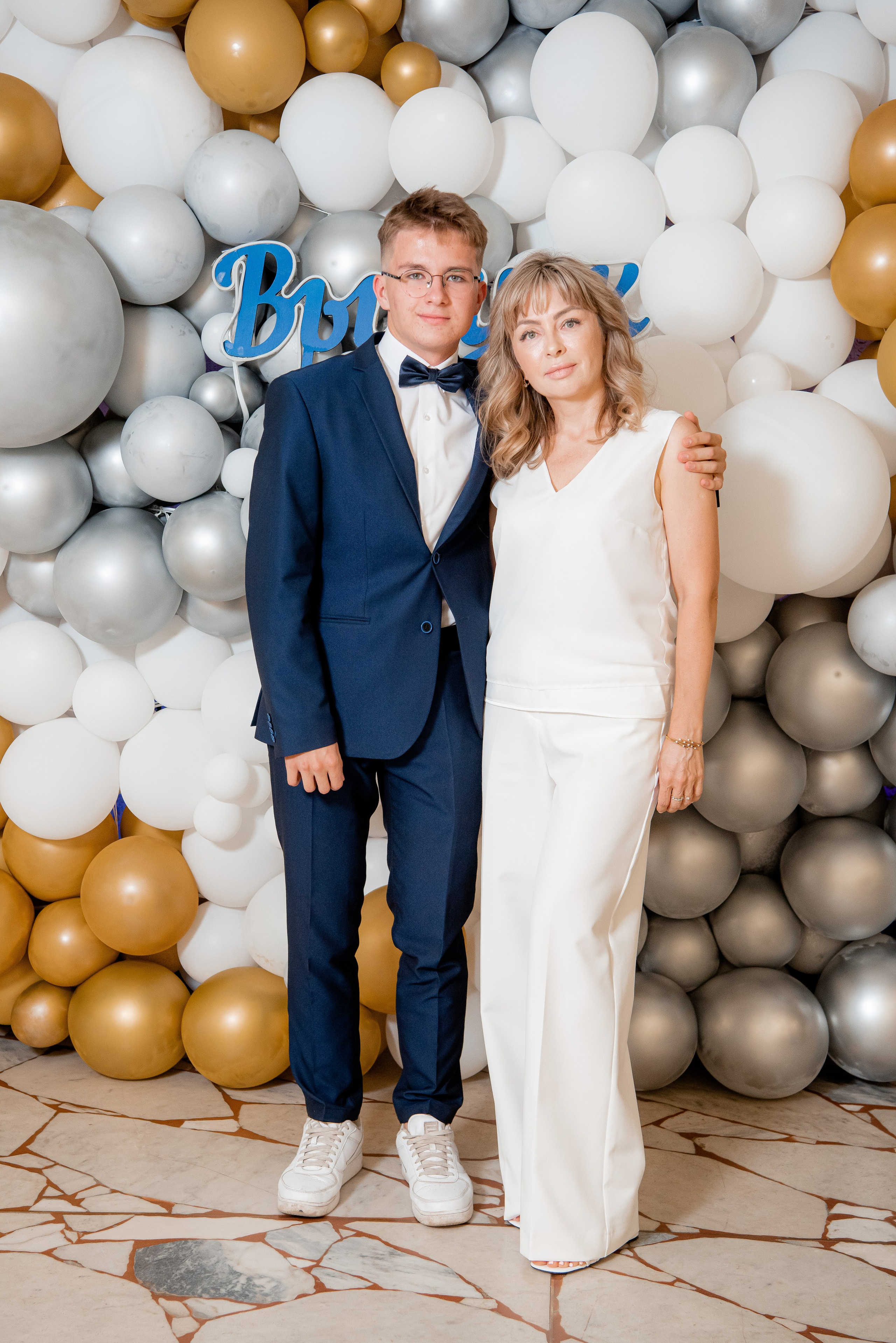 30 Школа. Вручение и Банкет. ДК Юбилейный и Банхоф. Фотограф в Волгограде и Волжском Александр Горбань