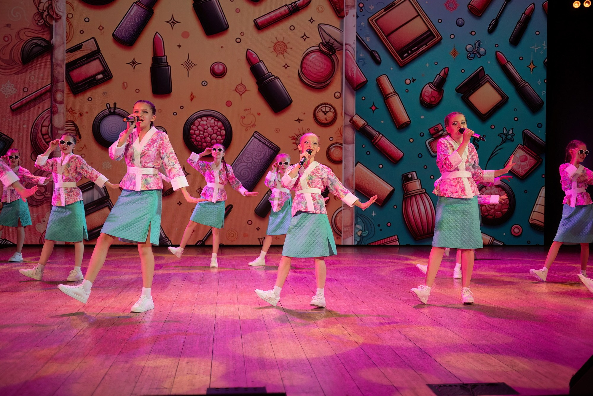 Отчетный концерт Образцового коллектива Алтая театра эстрадной песни «Созвездие». Свадебный и репортажный фотограф Никита Сницарев в Барнауле