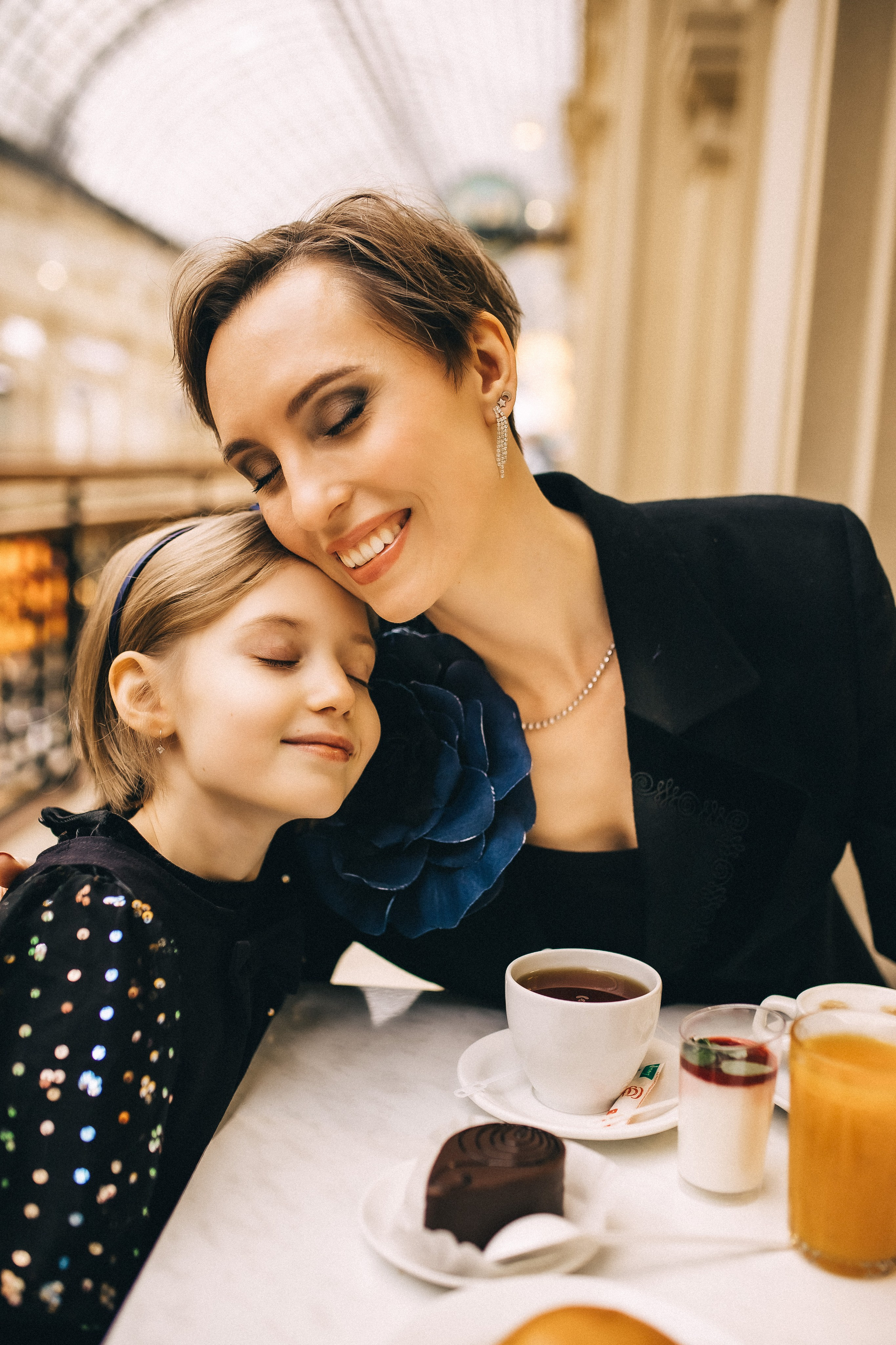 Новогодний ГУМ. Надя и Алиса!. Профессиональный фотограф, Москва |Видное Елена Елизарова