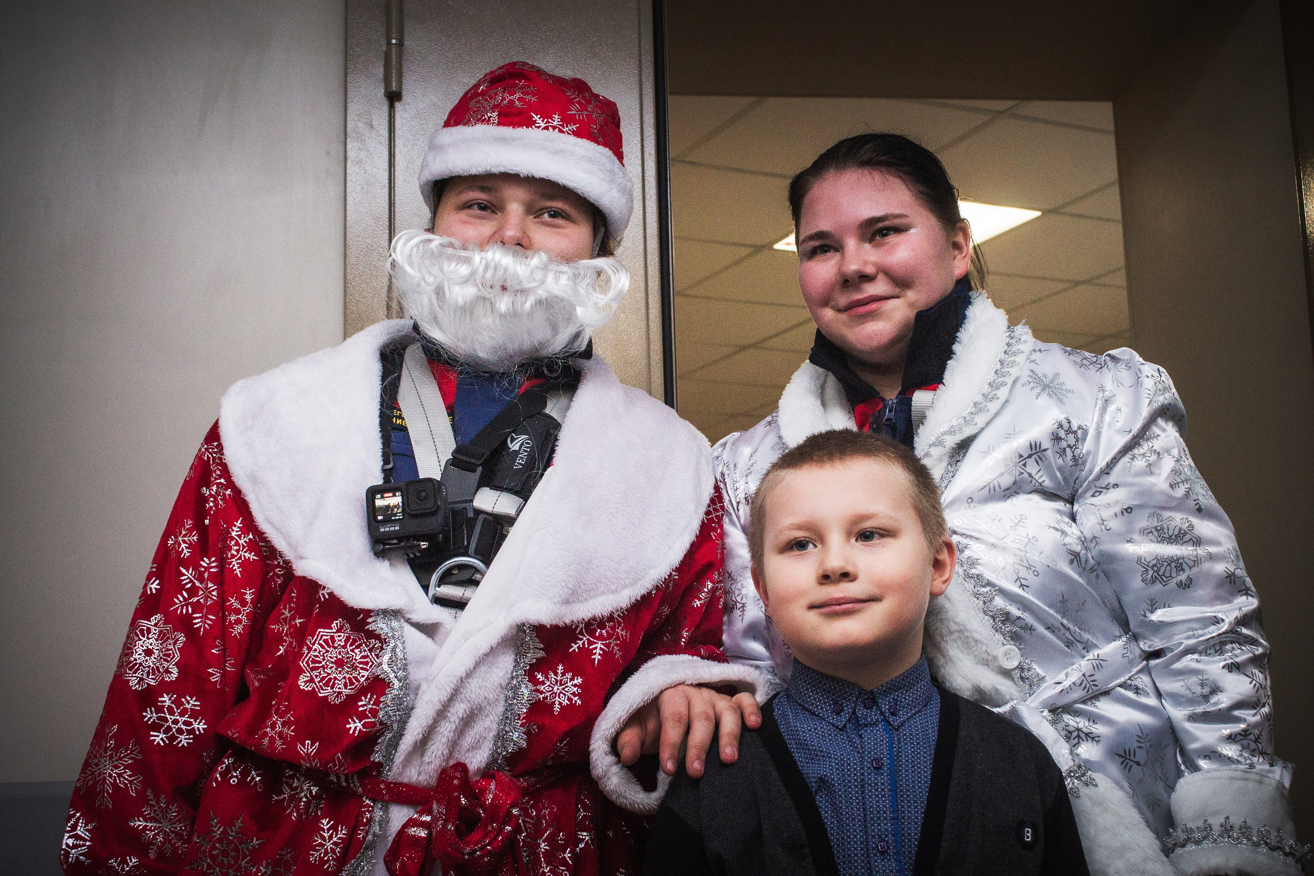 ВСКС. Десант Дедов Морозов. Илья Чемис — Фотограф в Мариуполе