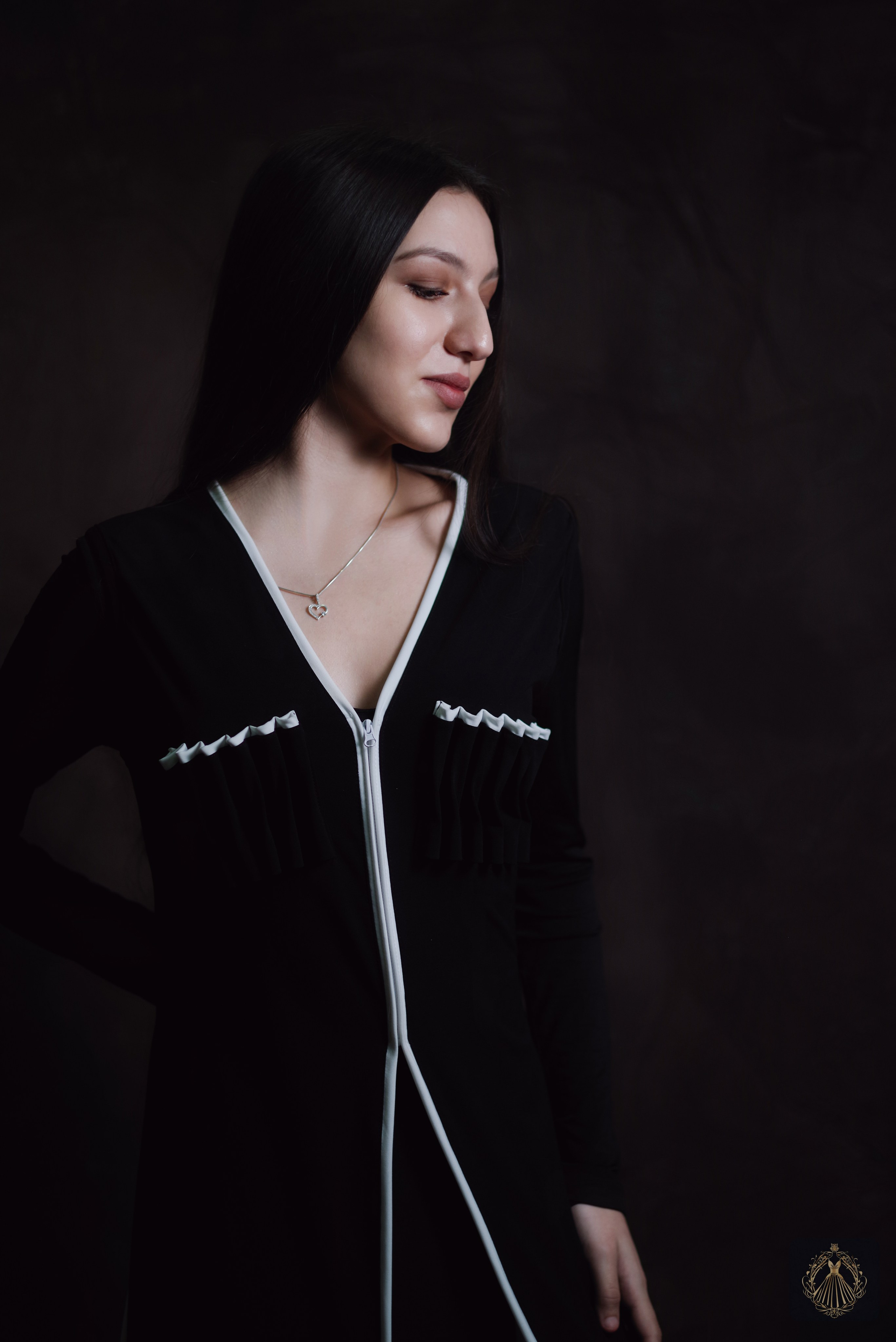 Бумажное платье. Портретный фотограф Денис Милютин