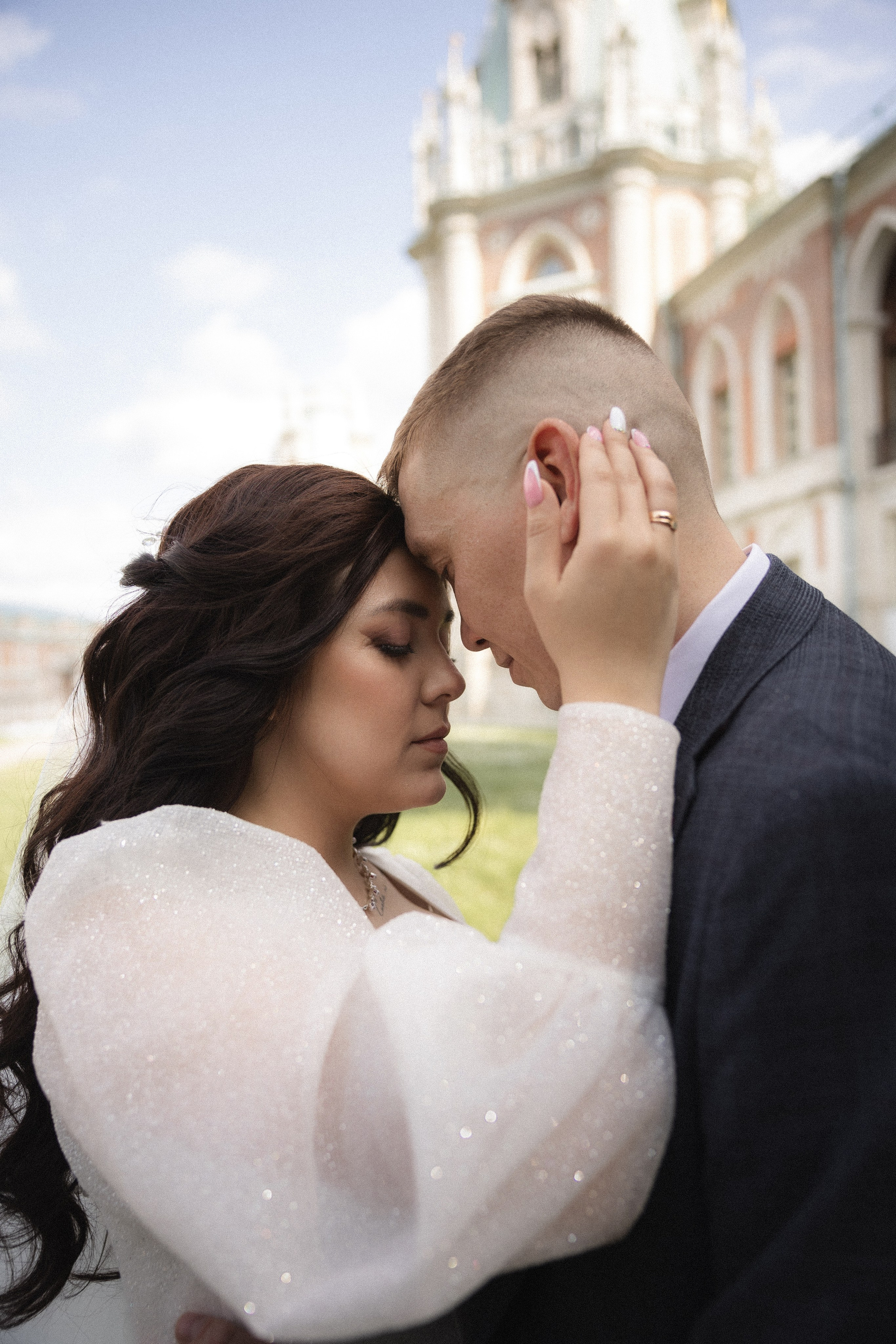 Свадебная фотосессия в парке Царицыно города Москвы