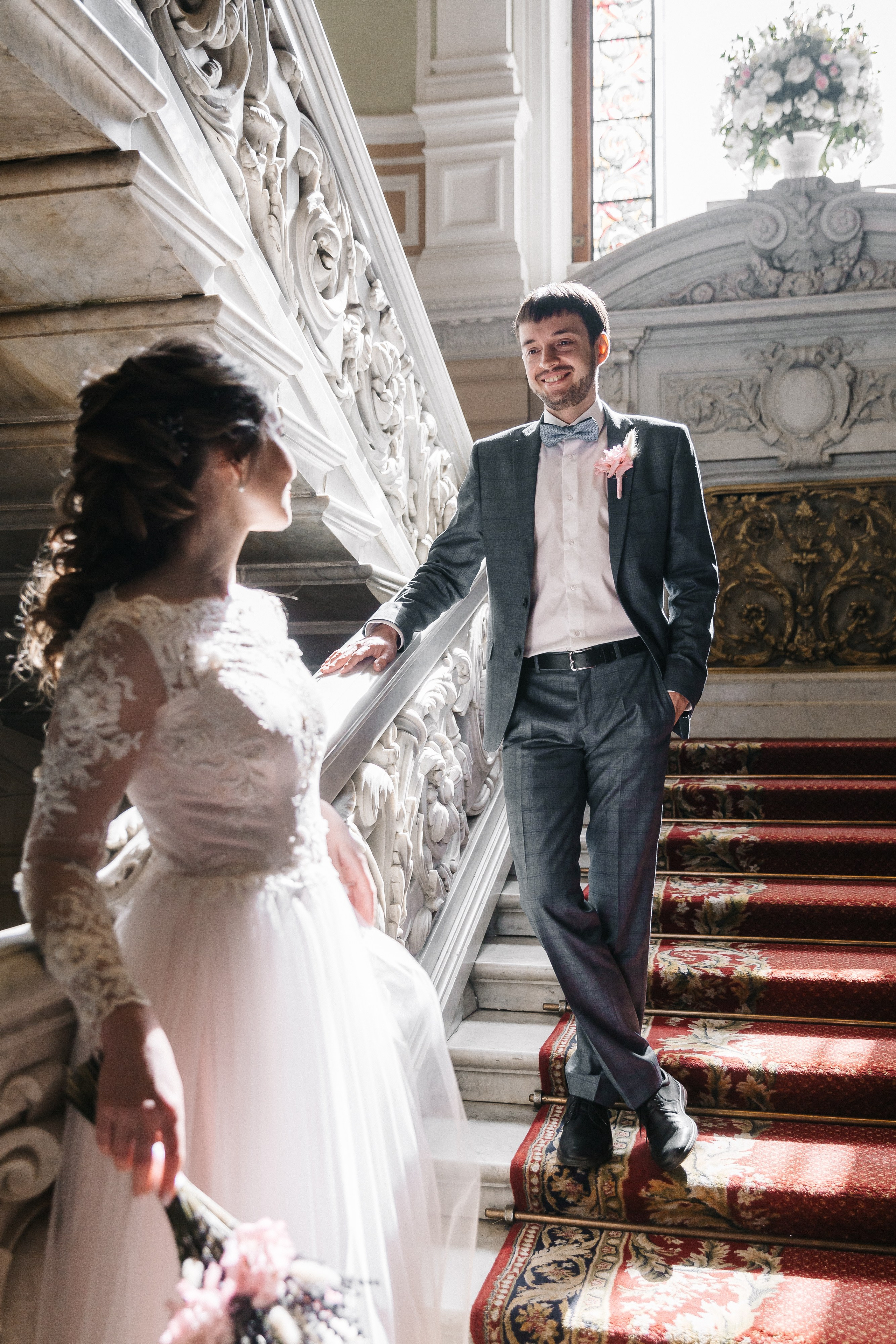 МАЙ | Дворец № 1, Атланты, Эрмитажный дворик. Свадебный фотограф в Санкт-Петербурге Полина Корзухина