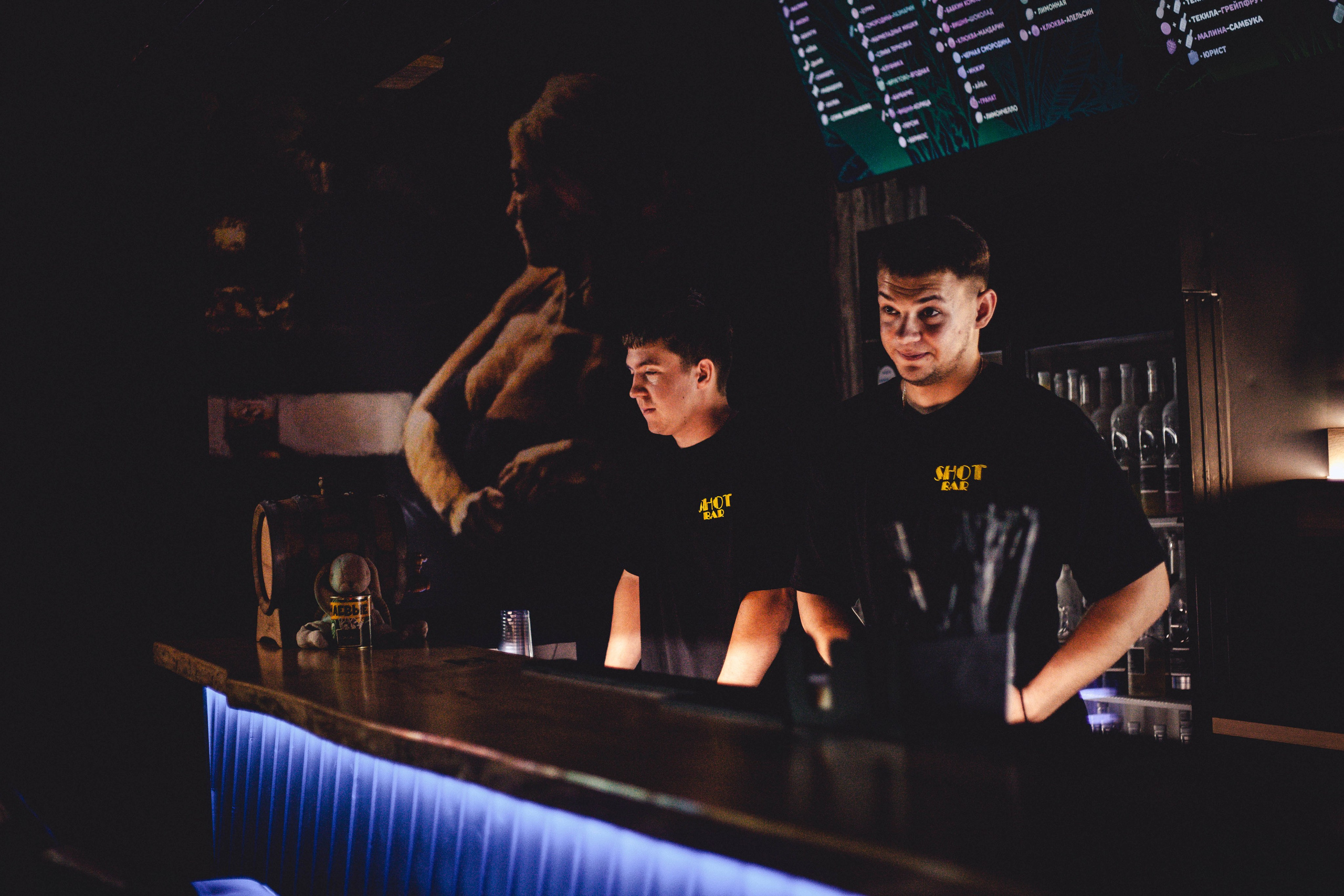 Шот Бар. Уличный фотограф Города N