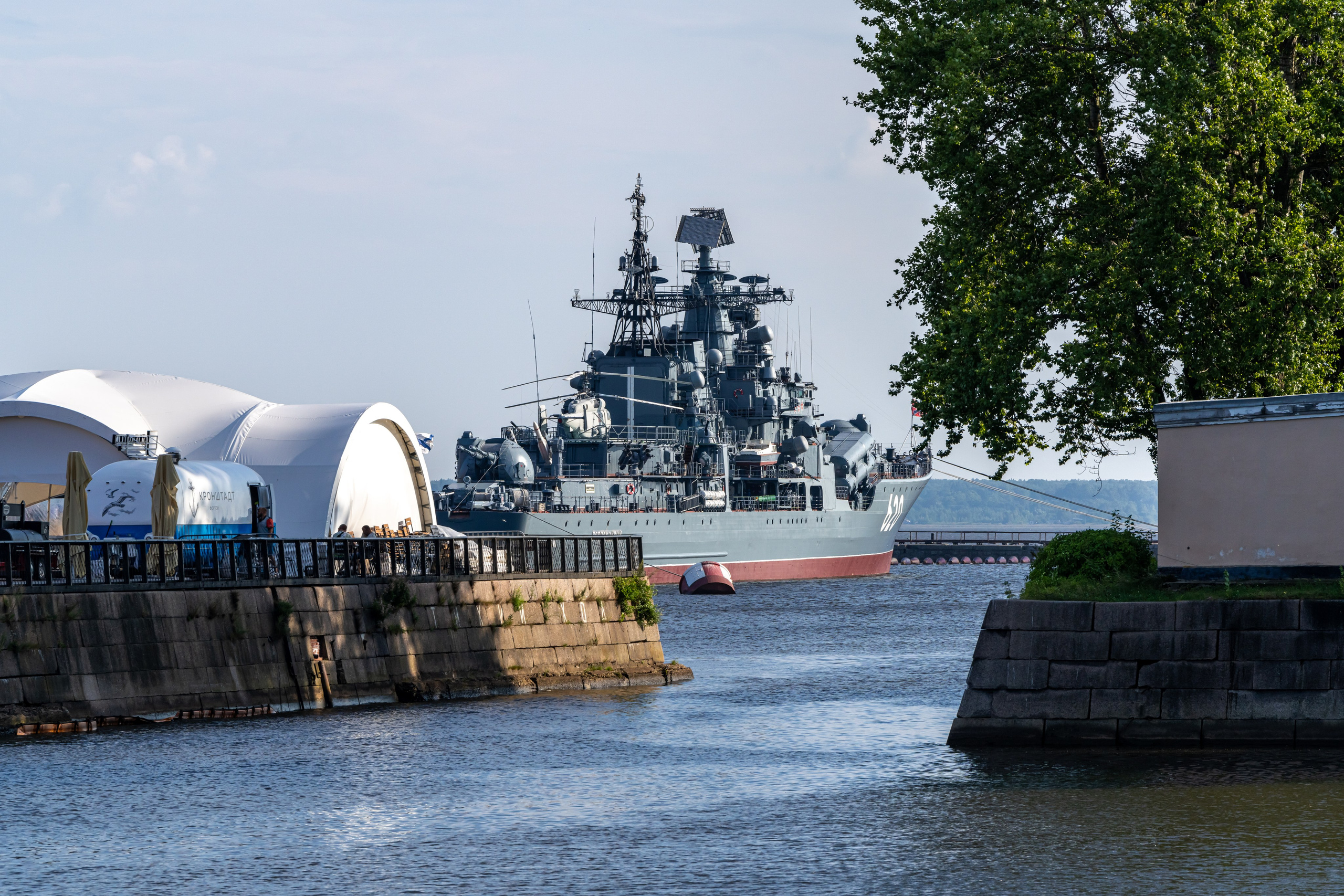 Военные корабли в Кронштадте