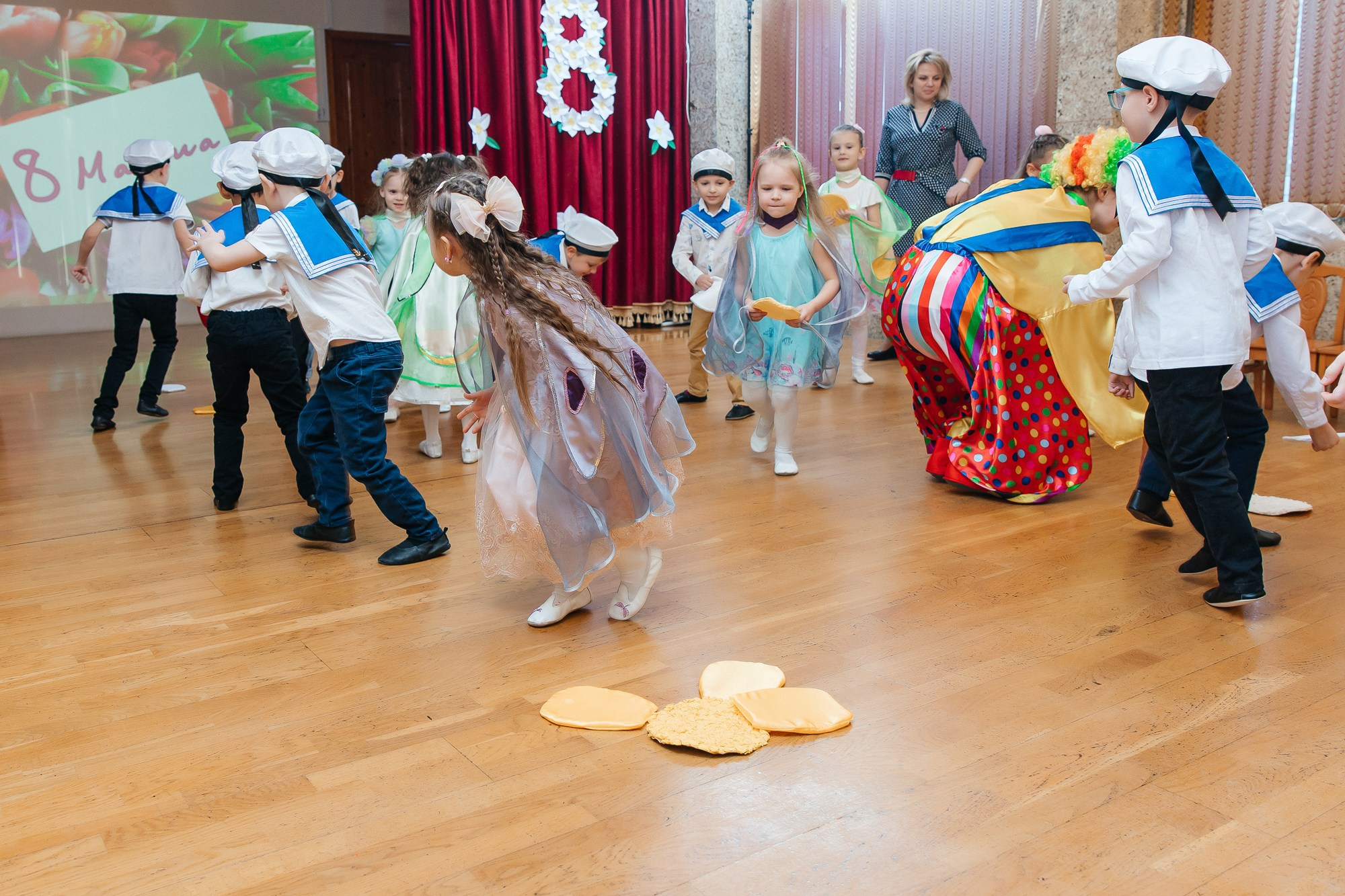 Детский сад № 93 — Утренник (10.03.2023). Свадебный и семейный фотограф Крамар Наталья