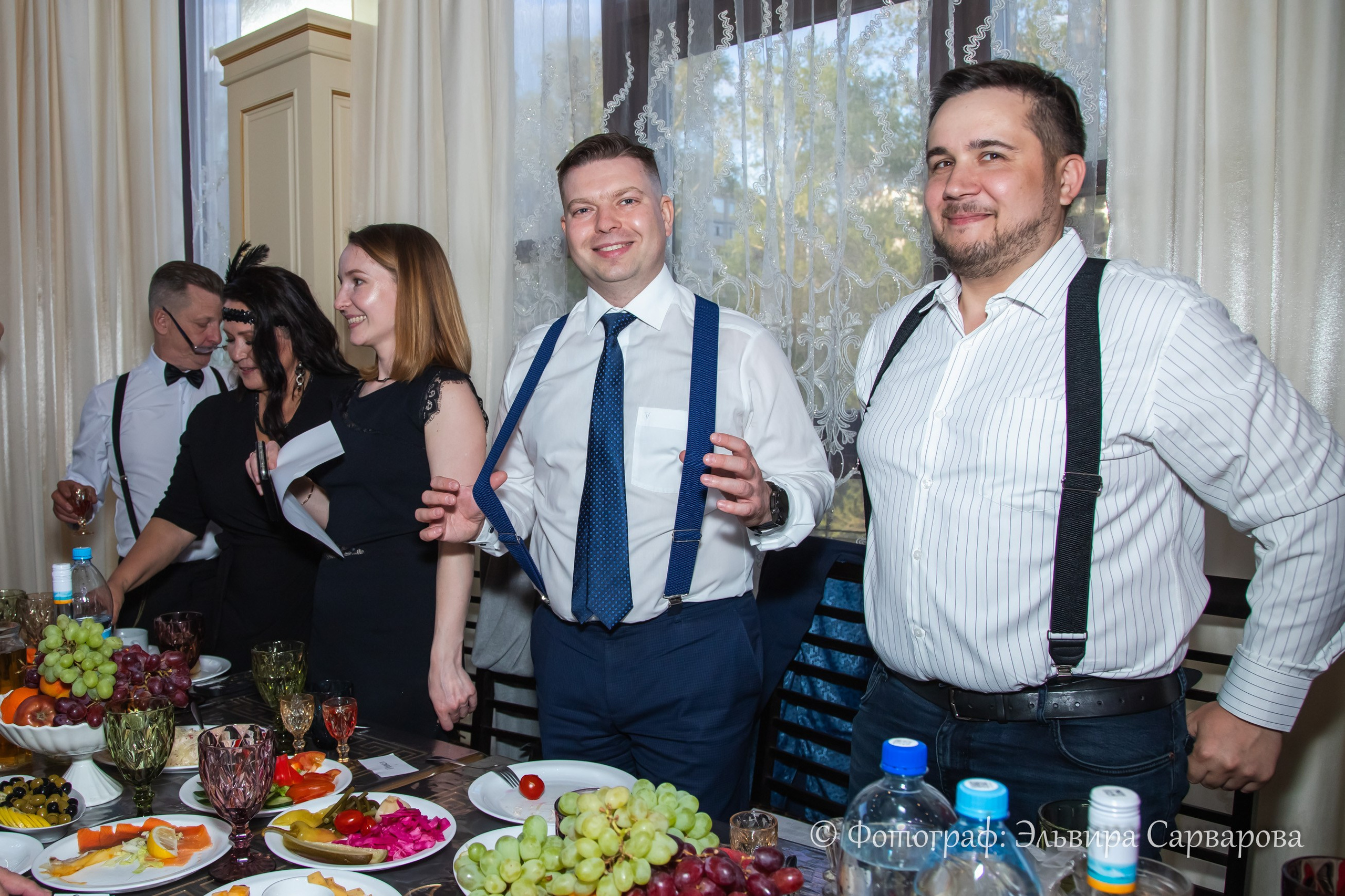 Гангстерская вечеринка в стиле 1920-х. Репортажный Фотограф