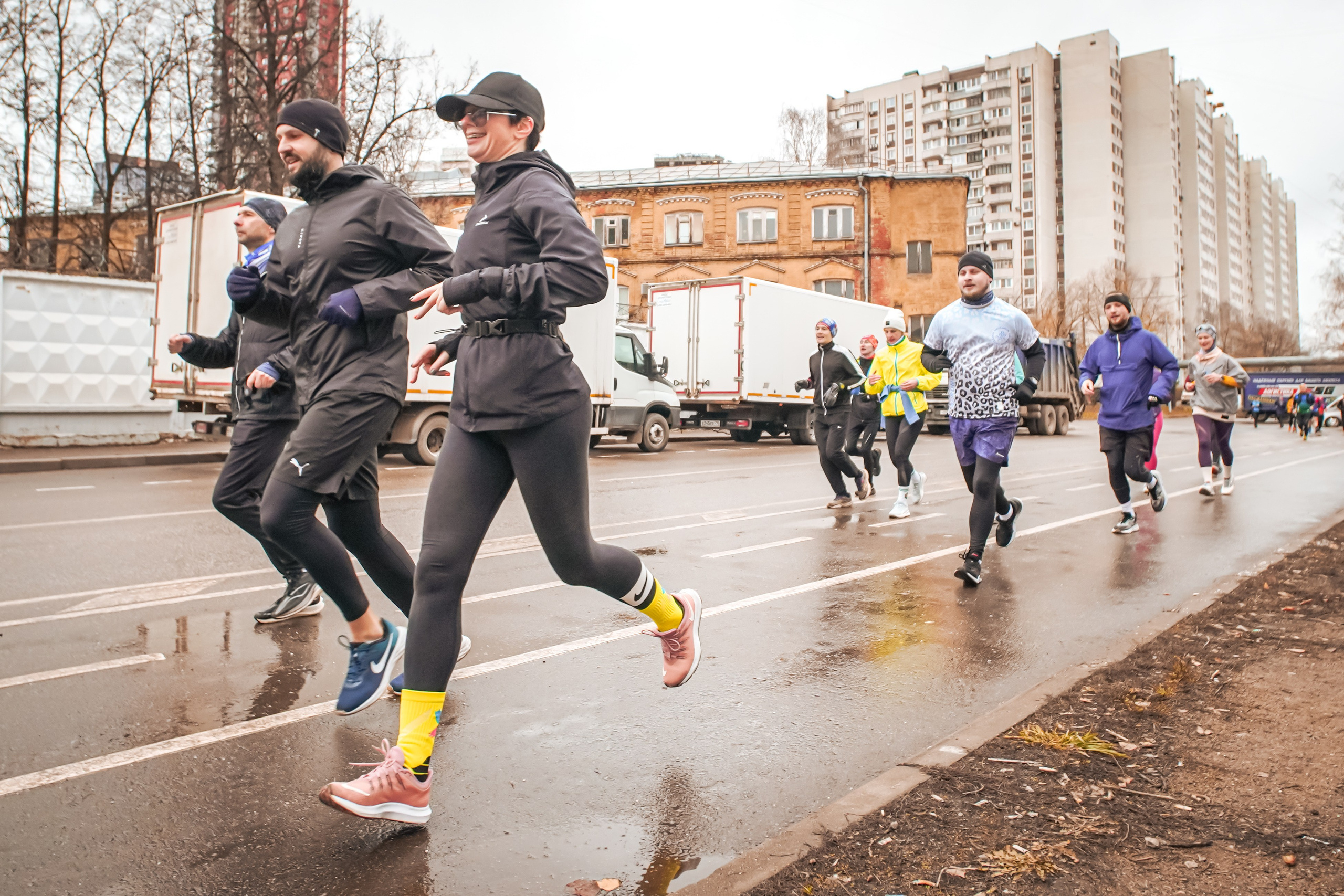 #марафонудома #яuzarun 2024 2-я петля, группа 6:30. Роман Капилюшов. Бег. Фото. Видео. г. Люберцы