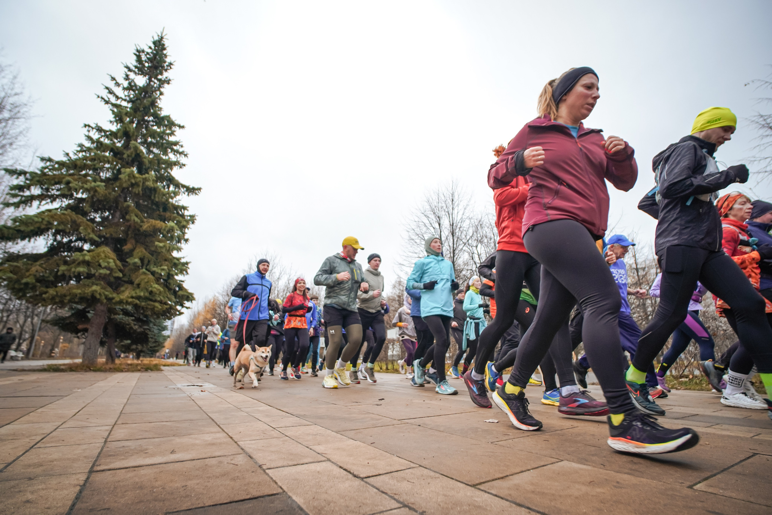 #марафонудома #яuzarun 2024 2-я петля, группа 6:30. Роман Капилюшов. Бег. Фото. Видео. г. Люберцы