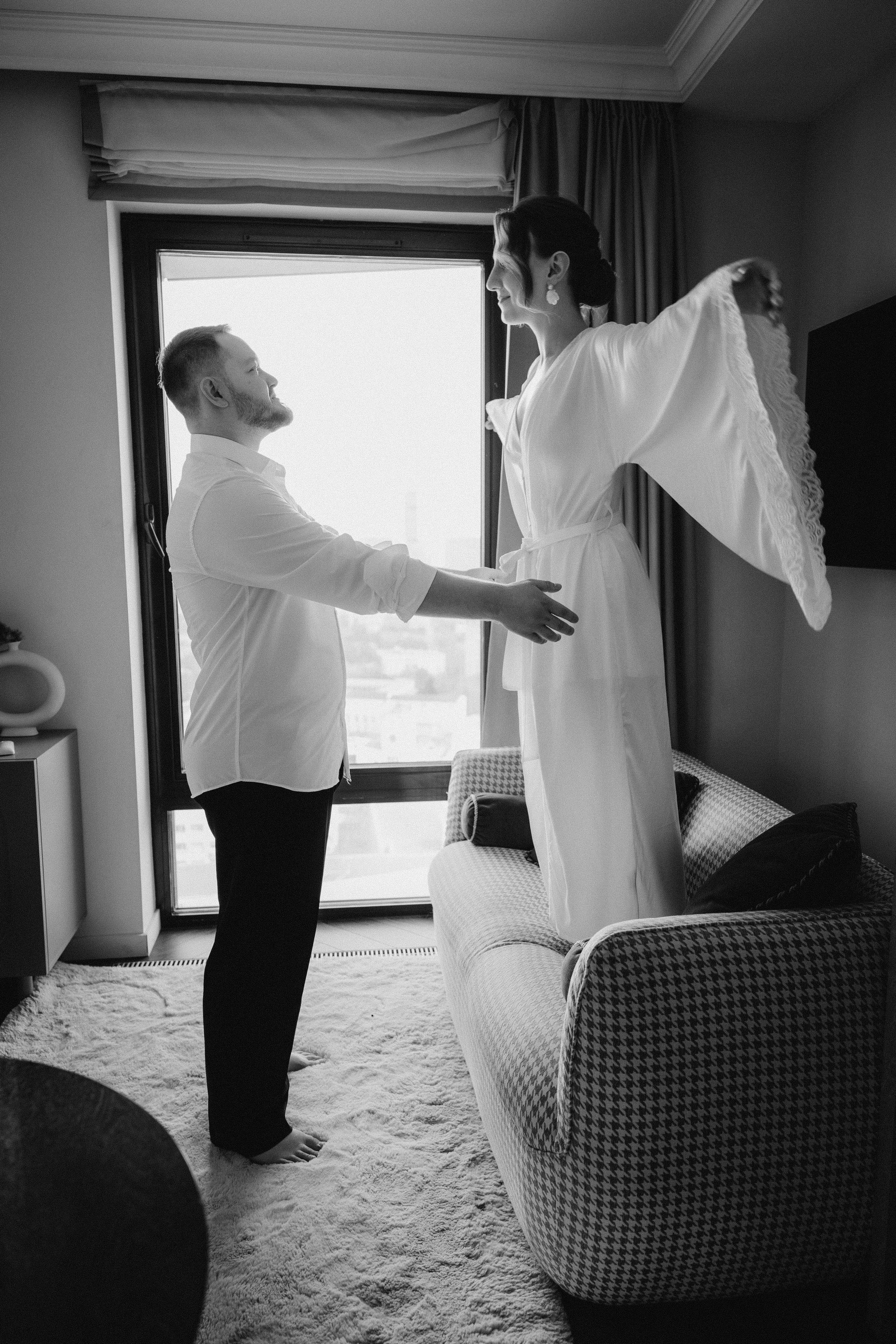 Утро невесты и свадебная фотосессия на теплоходе по Москве-реке