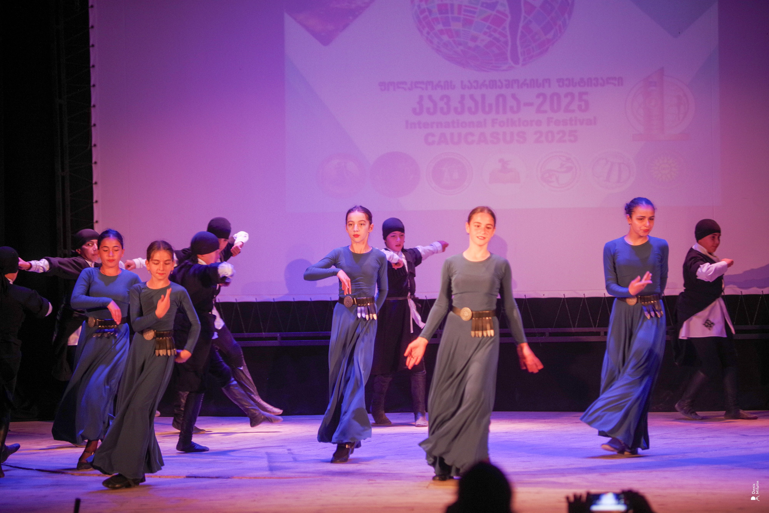 Танцы в прекрасном Они. Портретный фотограф Денис Милютин