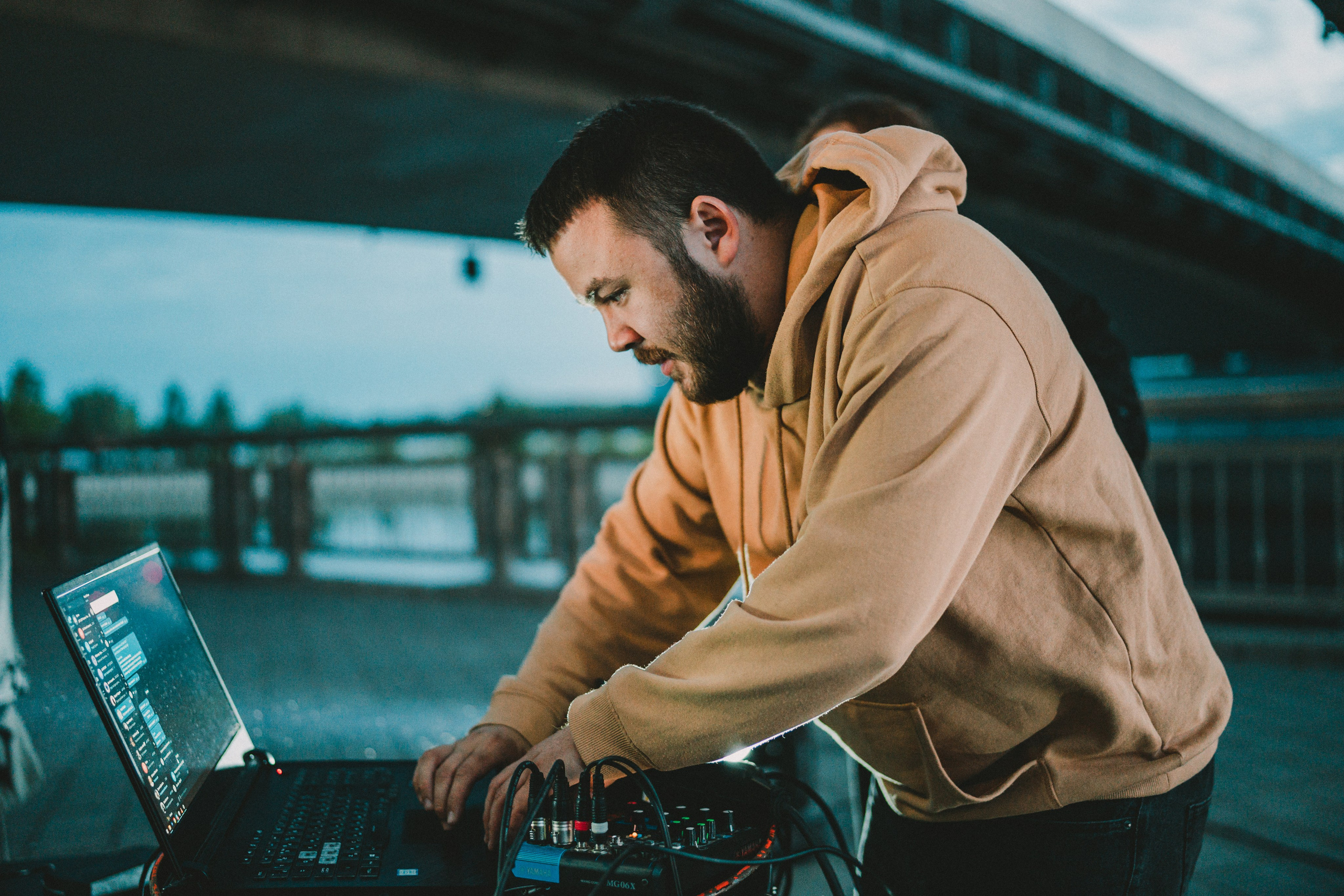 Бэкстейдж съемок клипа «Шулай». Главная