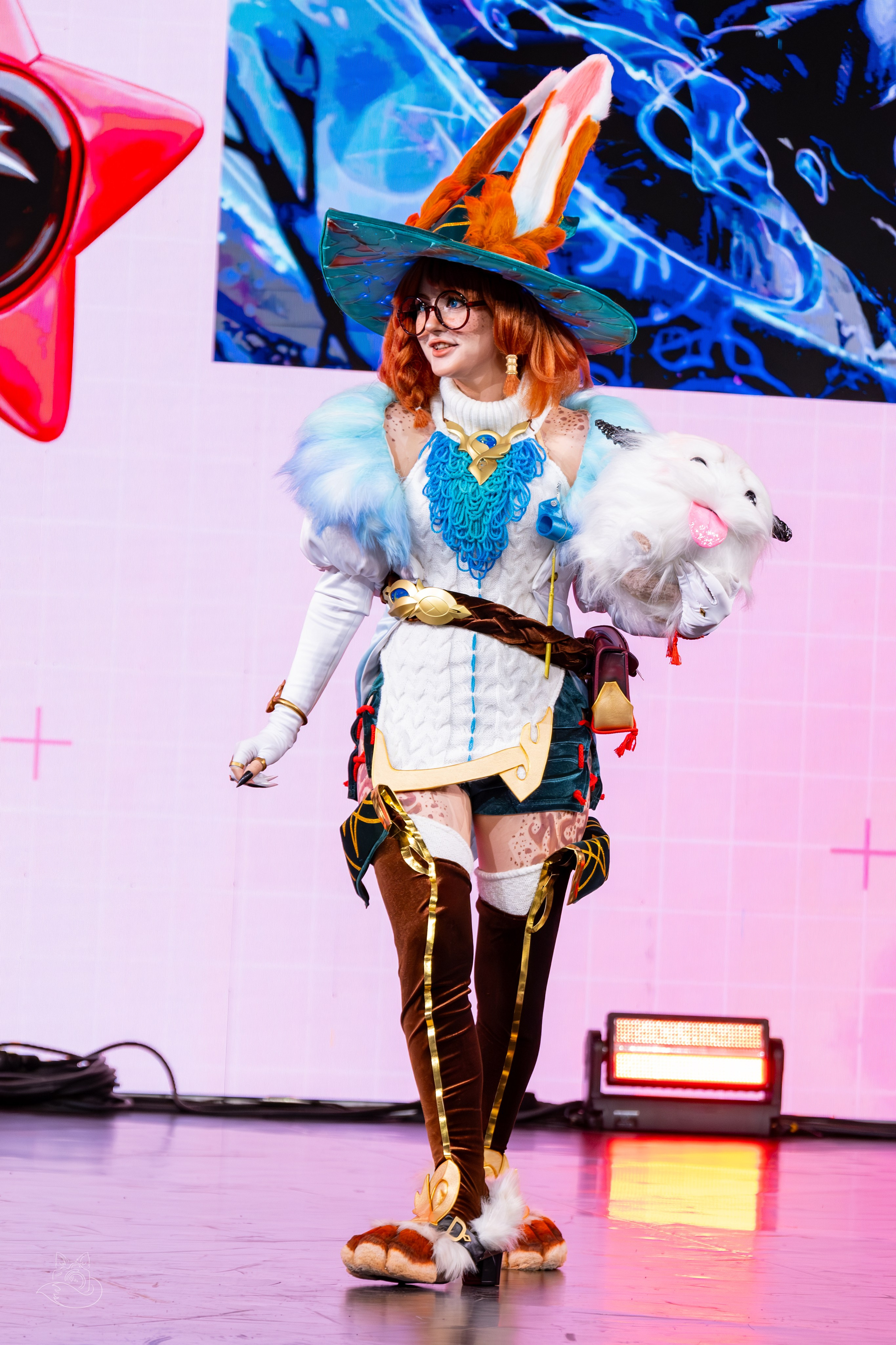 Сцена РЭД ЭКСПО 2024. Косплей фотограф