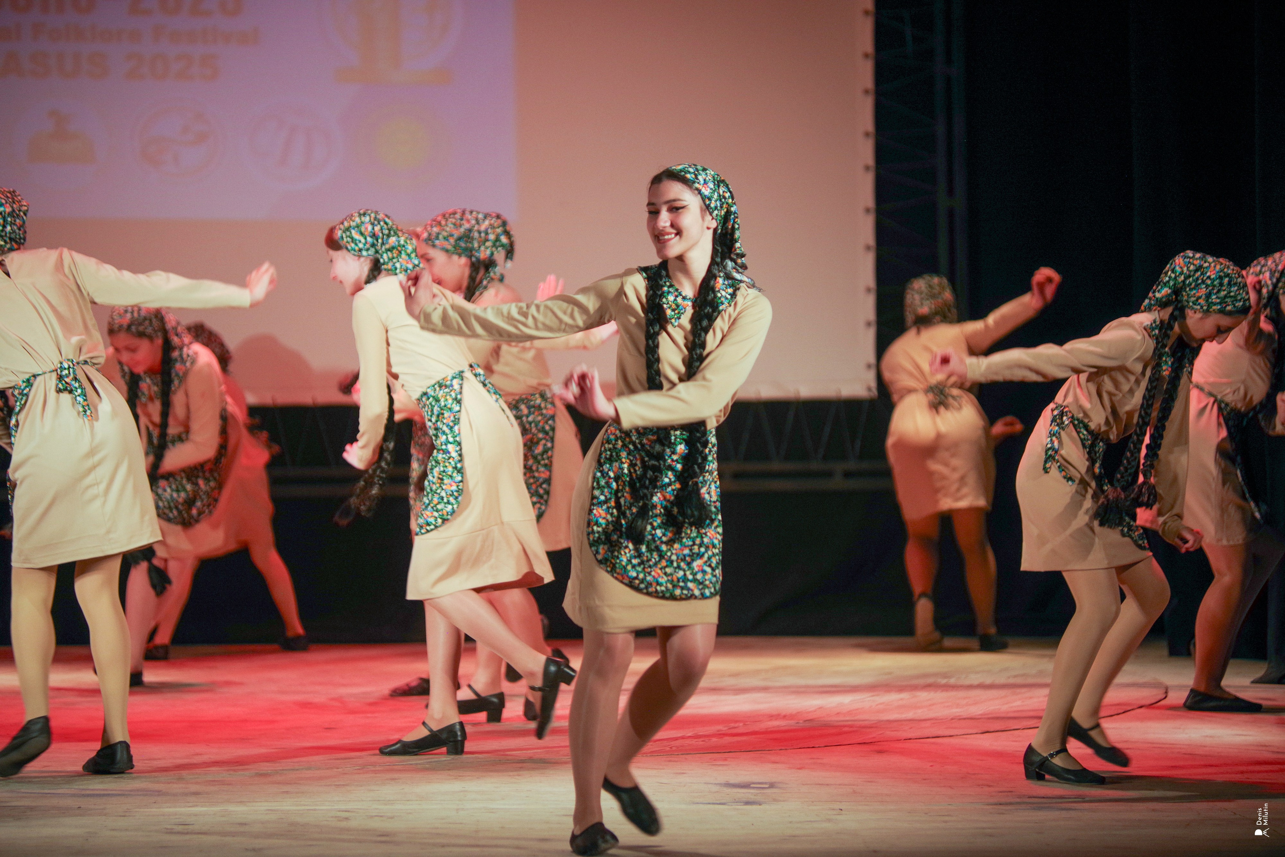 Танцы в прекрасном Они. Портретный фотограф Денис Милютин