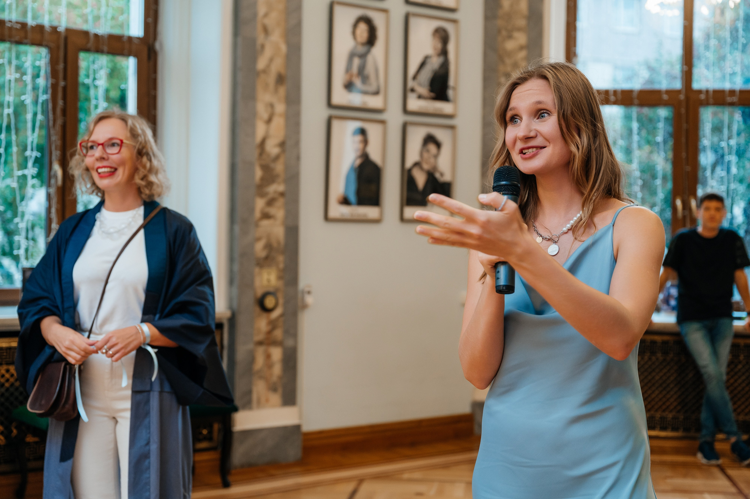 Открытие выставки Кати Васильевой в Молодежном театре. Wedding and family photographer USA