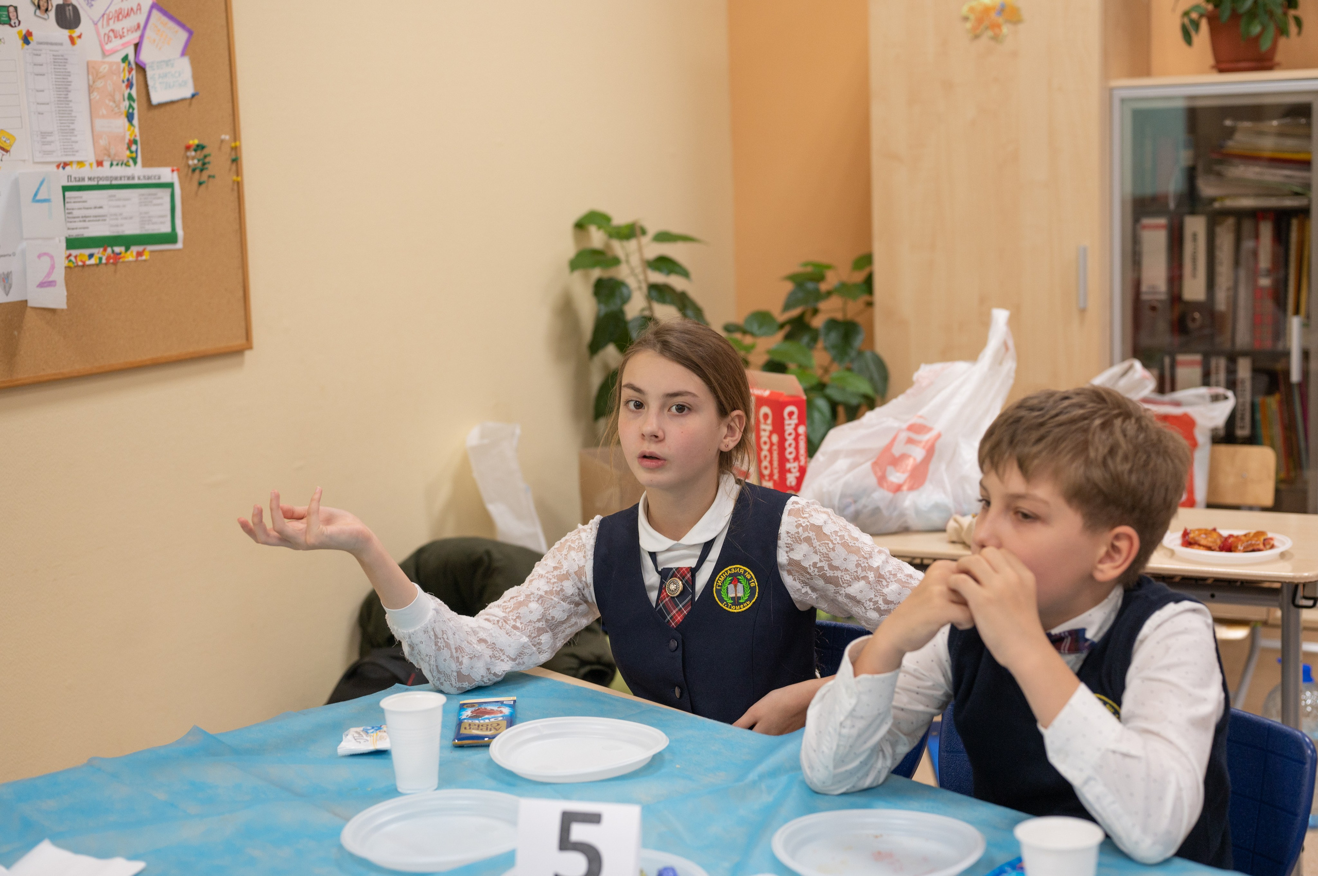 Репортаж мероприятия в классе 5Ж 16 гимназия 2024 г. Фотограф новорожденных, семейный детский в Тюмени Татьяна Морозова