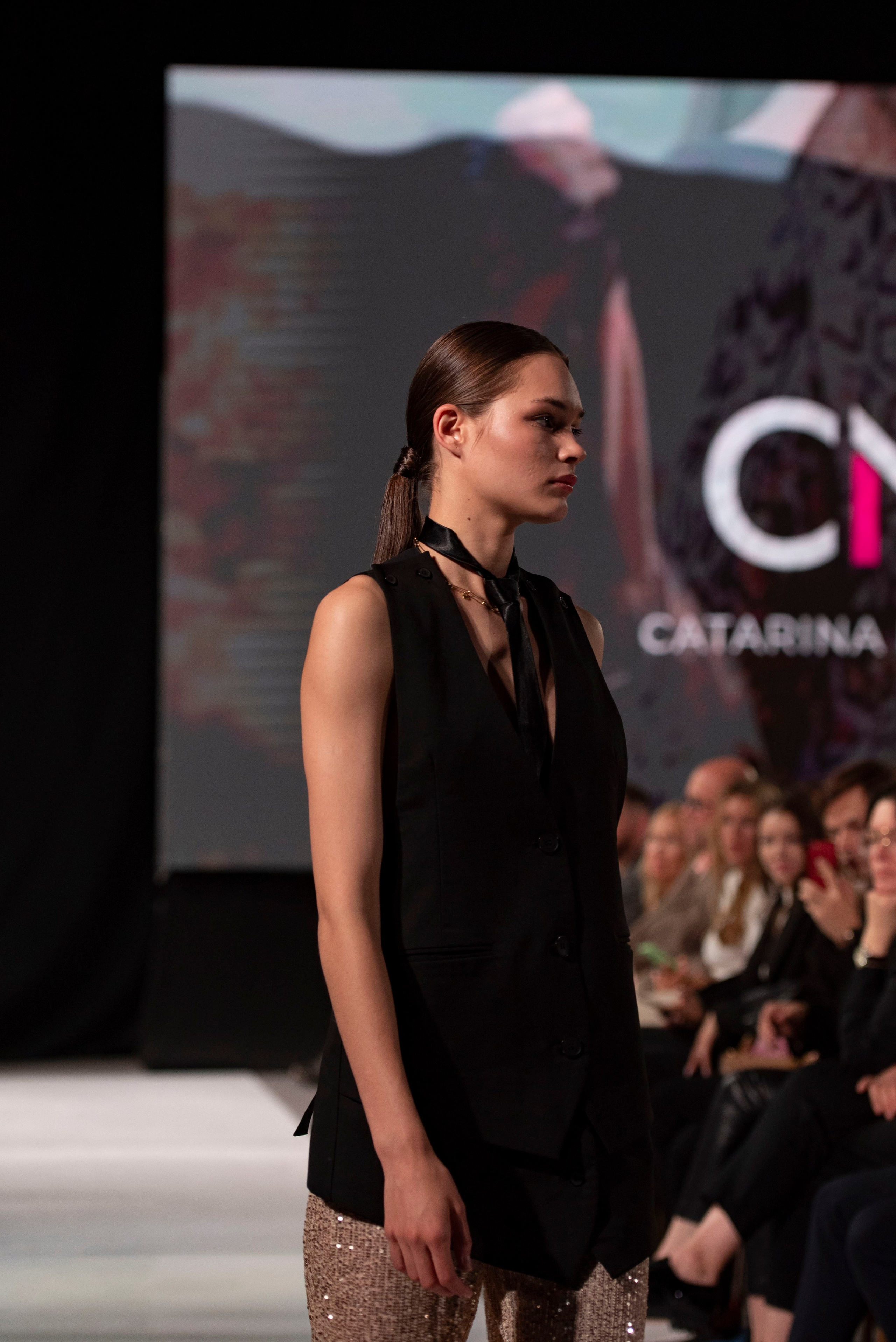 Фотограф на модельный показ. Свадебный, семейный, фэшн фотограф, школьный фотограф в Сочи