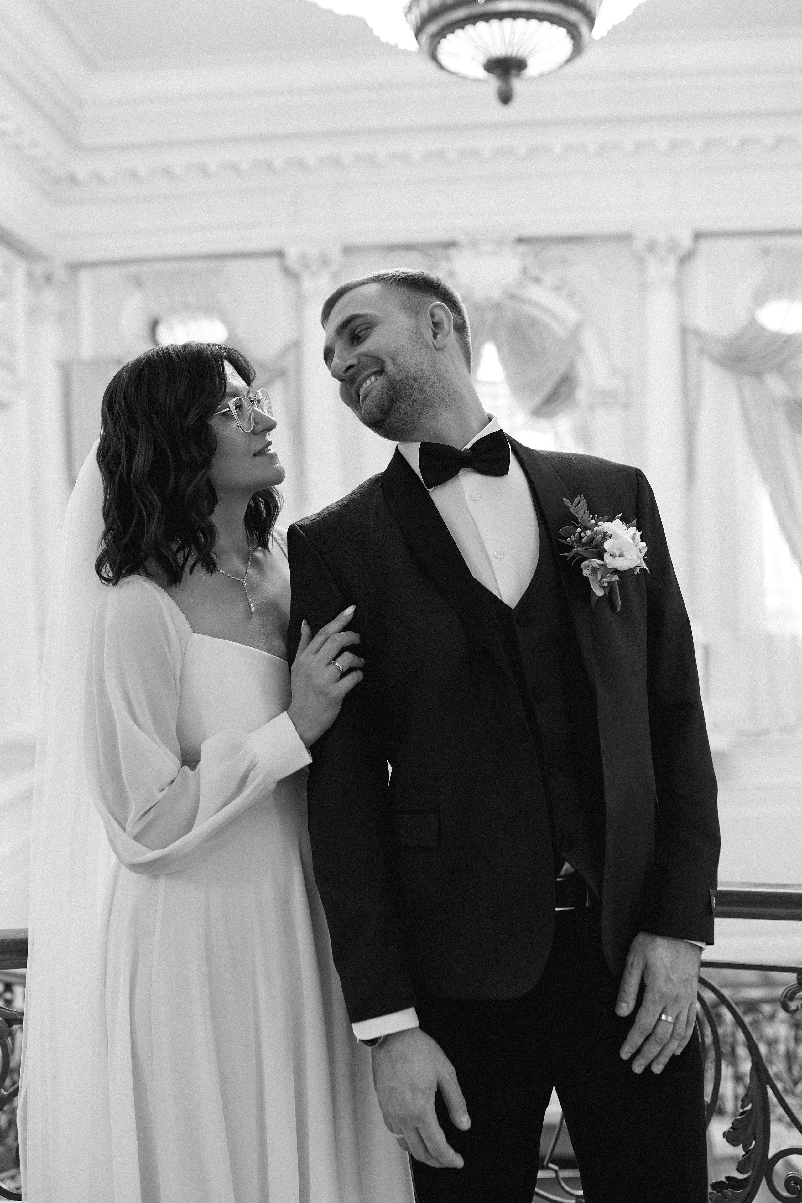 Свадебная фотосессия в Дворце Бракосочетания № 2. Сестры Карабаза. Фотографы и ретушеры в Москве и Санкт-Петербурге