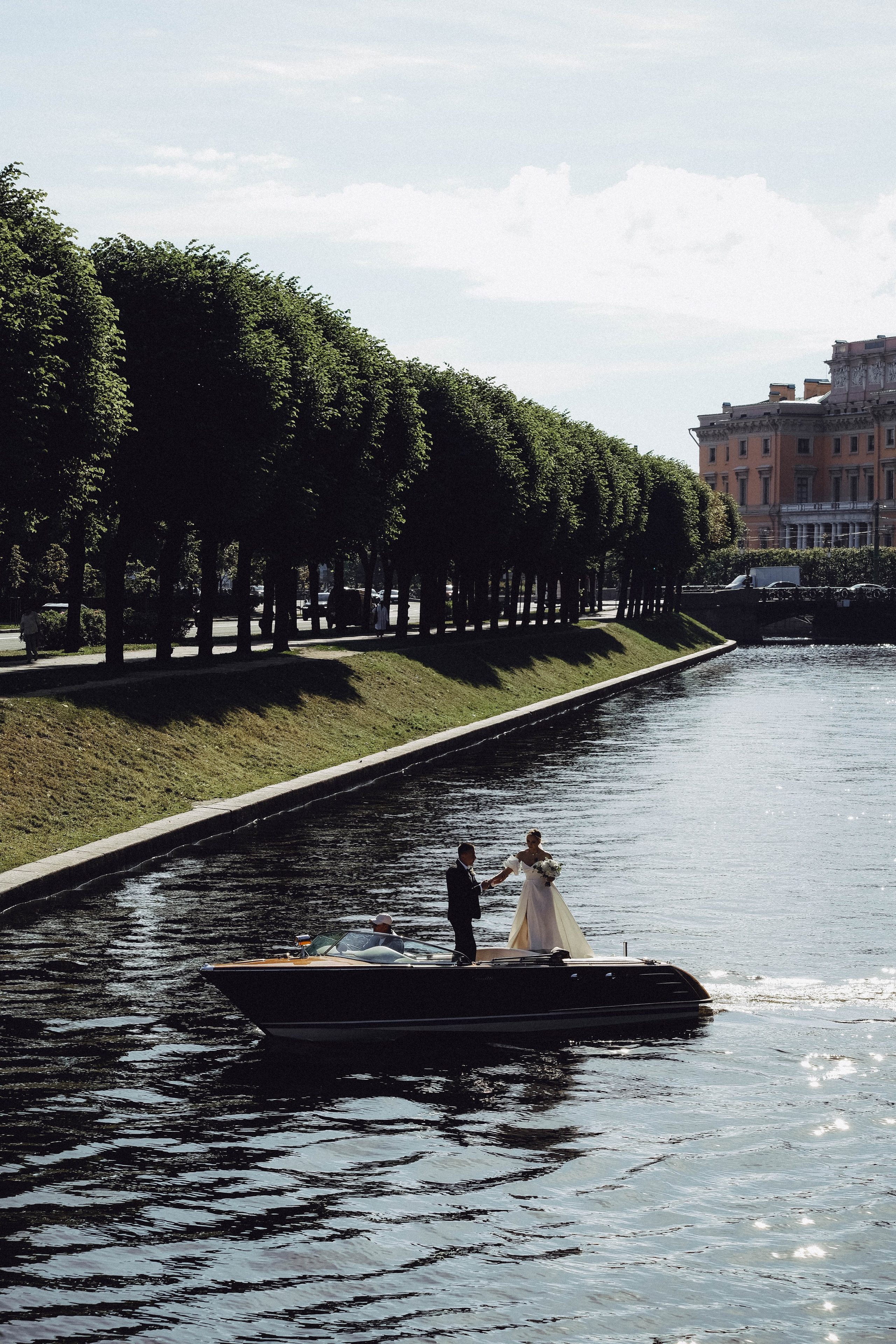 СВАДЕБГНАЯ ПРОГУЛКА ПО КАНАЛ САНКТ-ПЕТЕРБУРГА НА КАТЕРЕ. Профессиональный фотограф, Санкт-Петербург — Виктория Богомолова