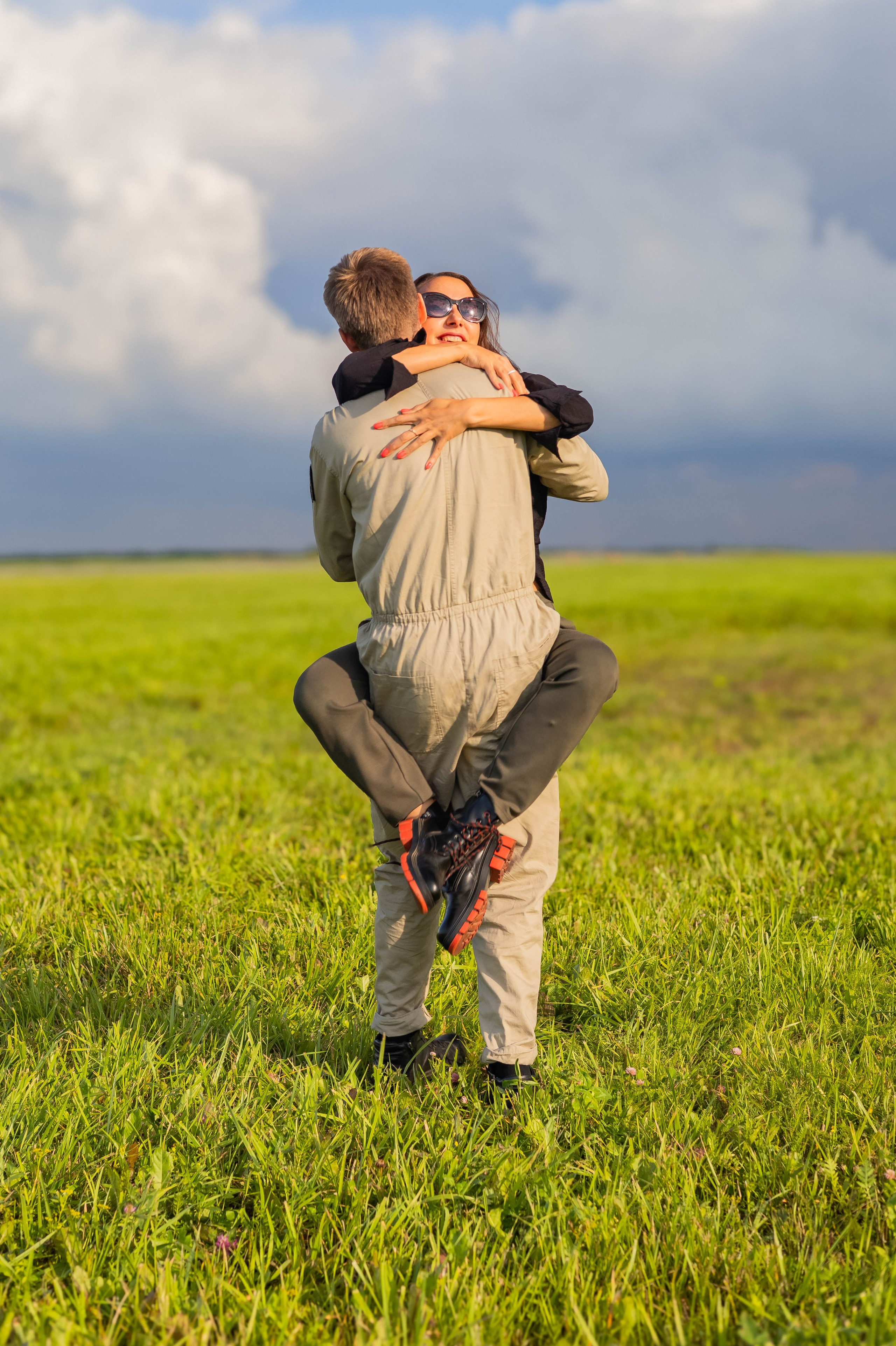 LOVE STORY. Фотосессия на аэродроме с самолетом. Портретный фотограф Панферова Регина г. Санкт-Петербург, г. Казань