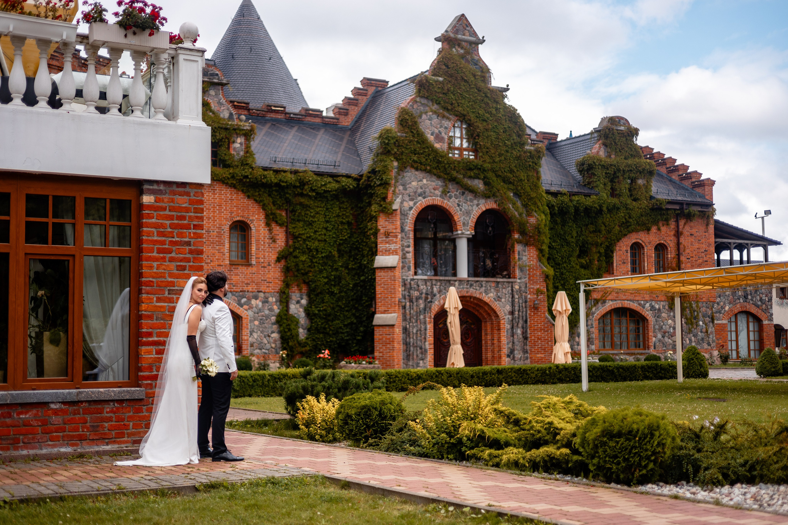 Евгений Саранцев, президент мотоклуба «Garage 13 MCC» и прекрасная Ирина. Фотограф Елена Медок Калининград