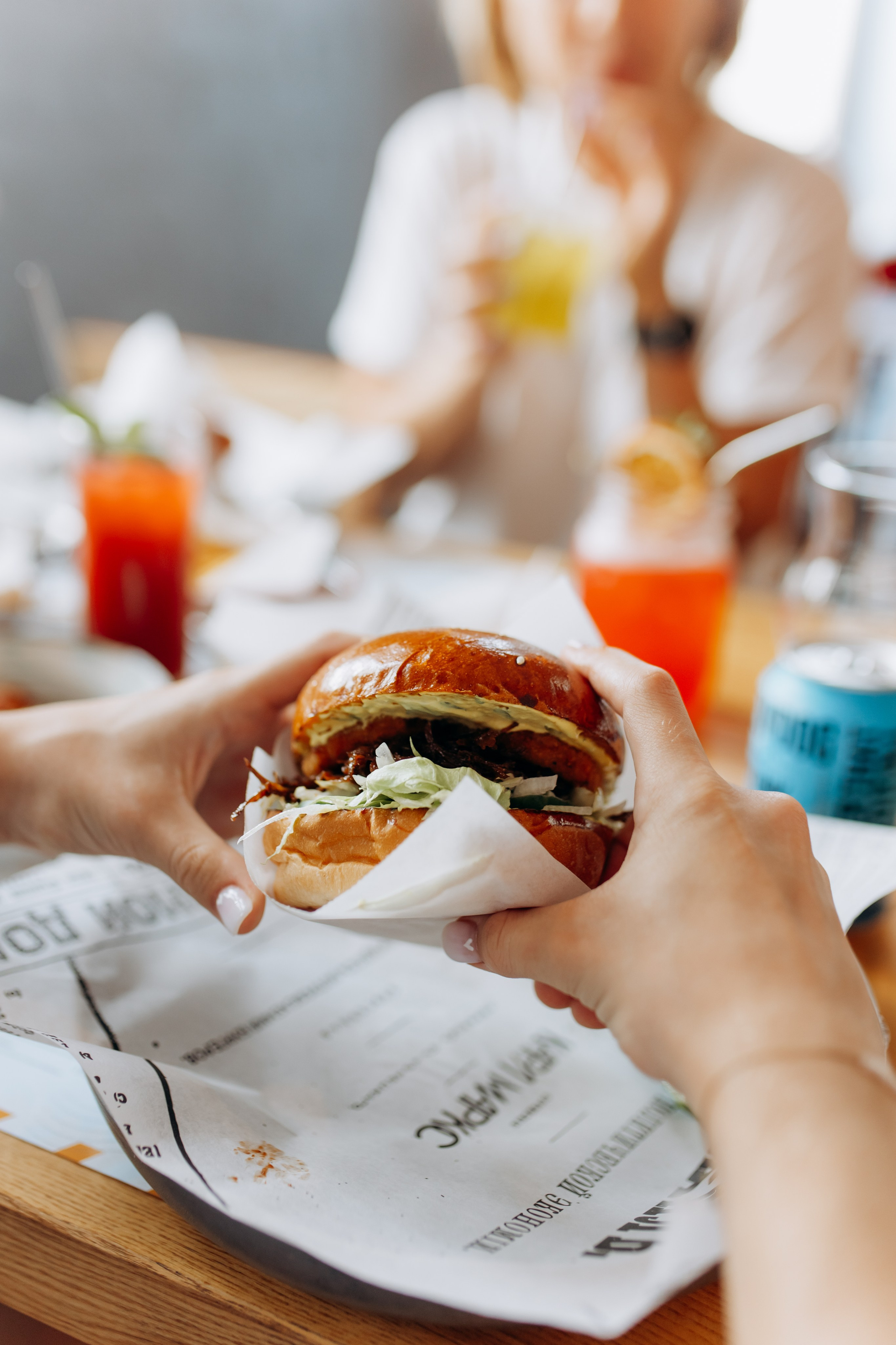 По бургеру в «Карл Маркс». Свадебный и семейный фотограф в Туле и области Маша Костина
