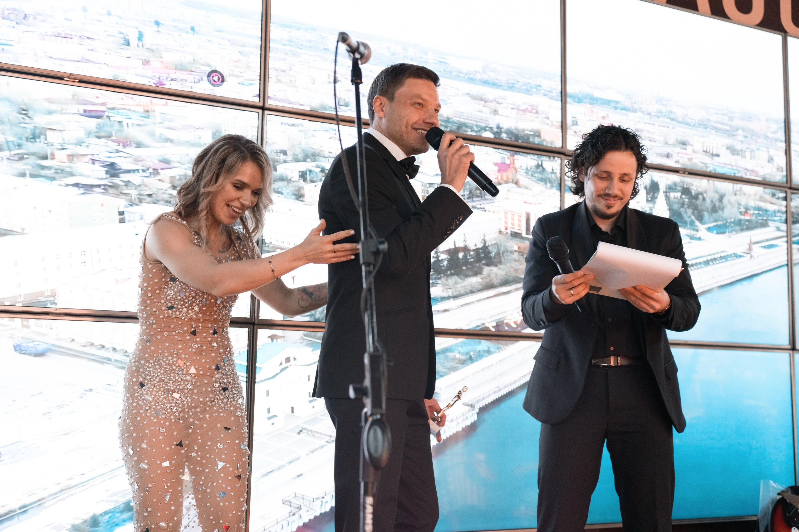 Веб-сериал «МЫ». Для тех, кто не ждёт удачи, а создаёт её. Каждая фотосессия — это твой момент, твой стиль, твой успех. 📸