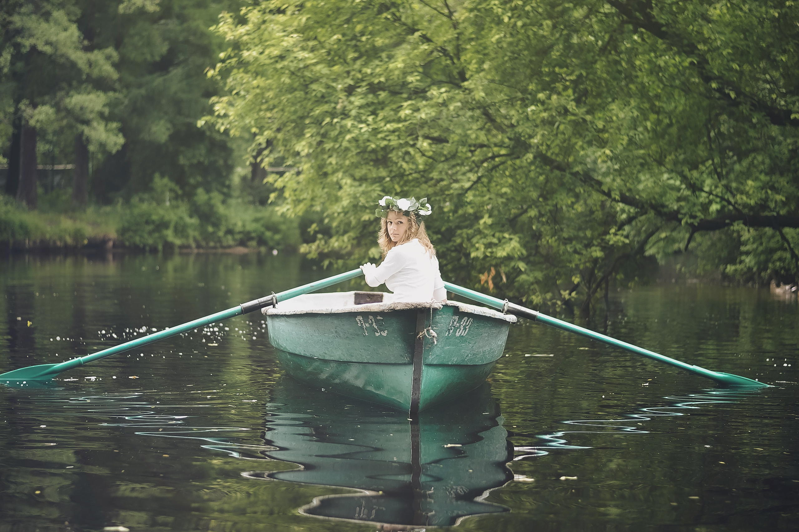 Фотосессия на лодке в ЦПКиО