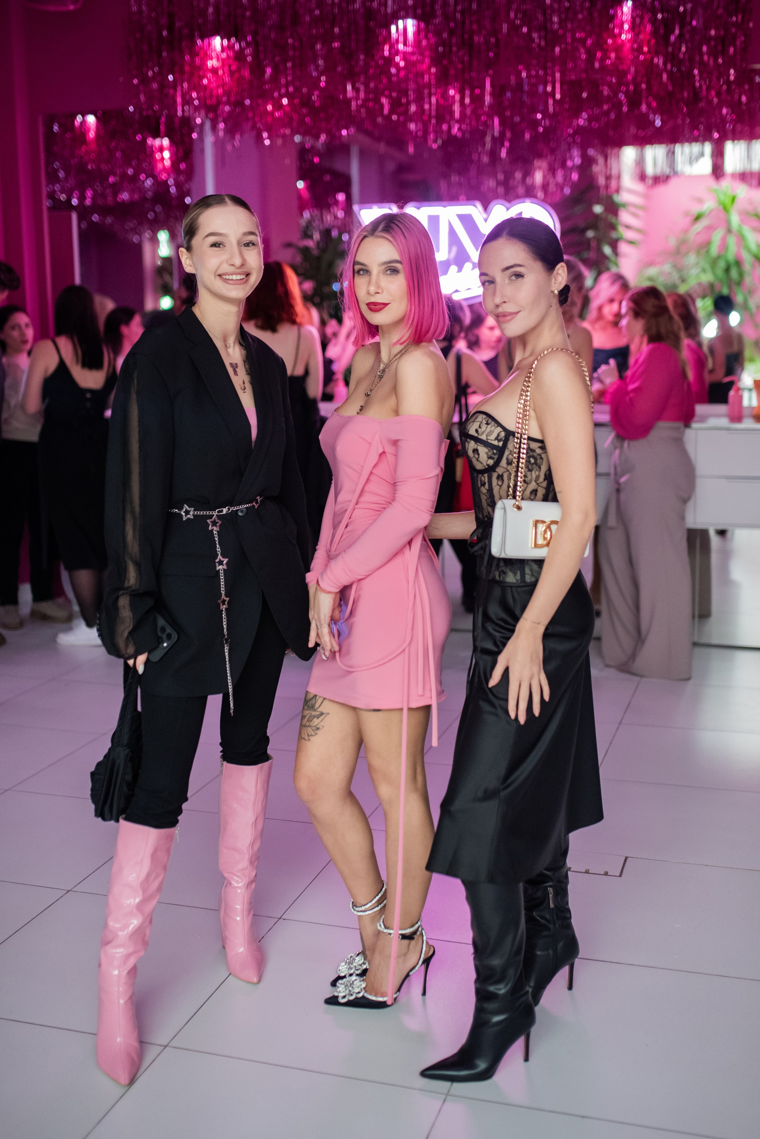 Вечер в студии Vivo tattoo. Алена Братчук репортажный фотограф