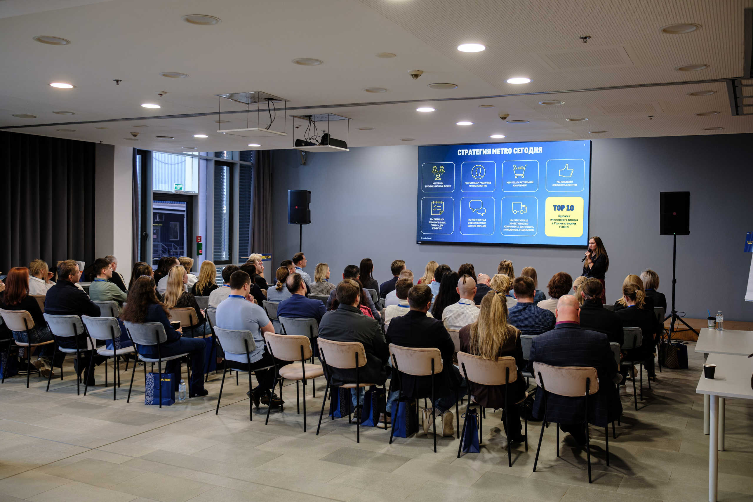 METRO. Репортажный и портретный фотограф в Москве Илья Спиридонов