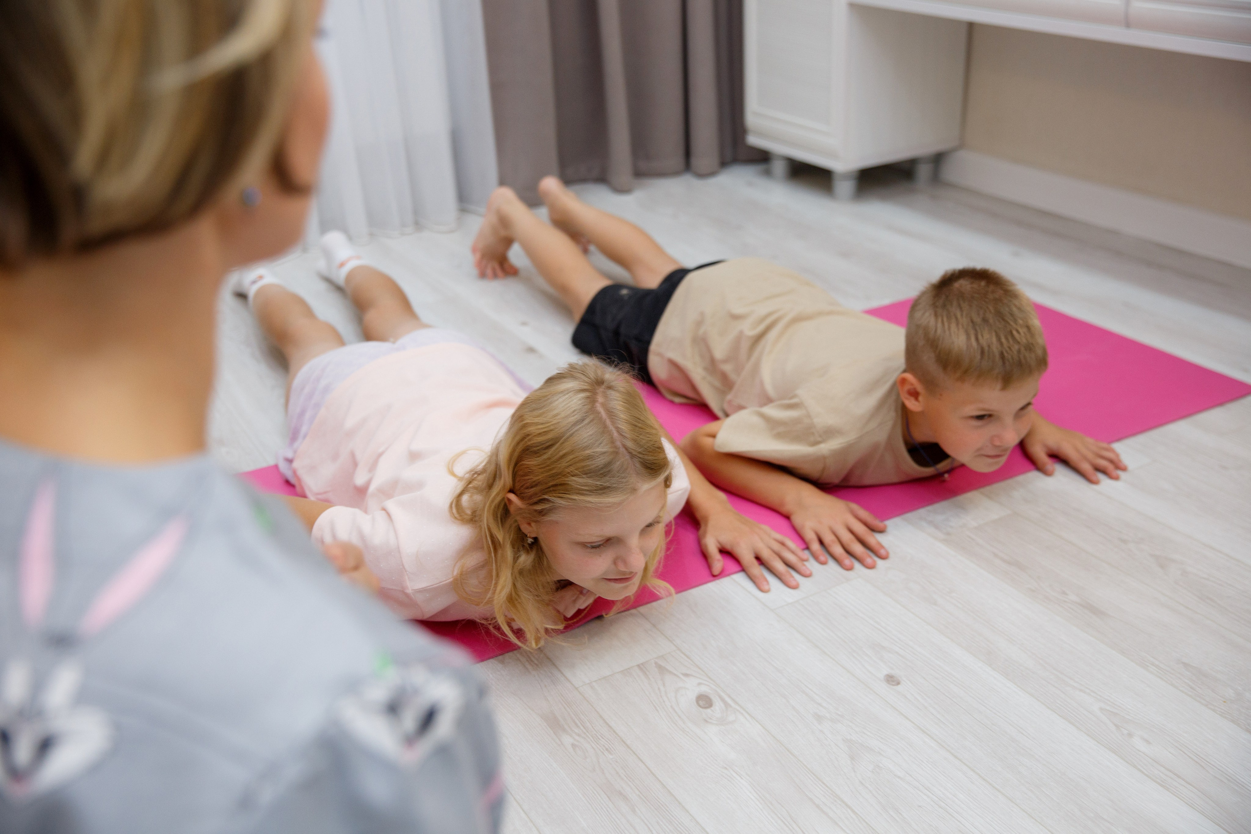 Контент фотосессия для инструктора-методиста по лечебной физкультуре, массажиста, специалиста в области гр. Женский и контент фотограф Люба Пунанцева. Северодвинск. Архангельск