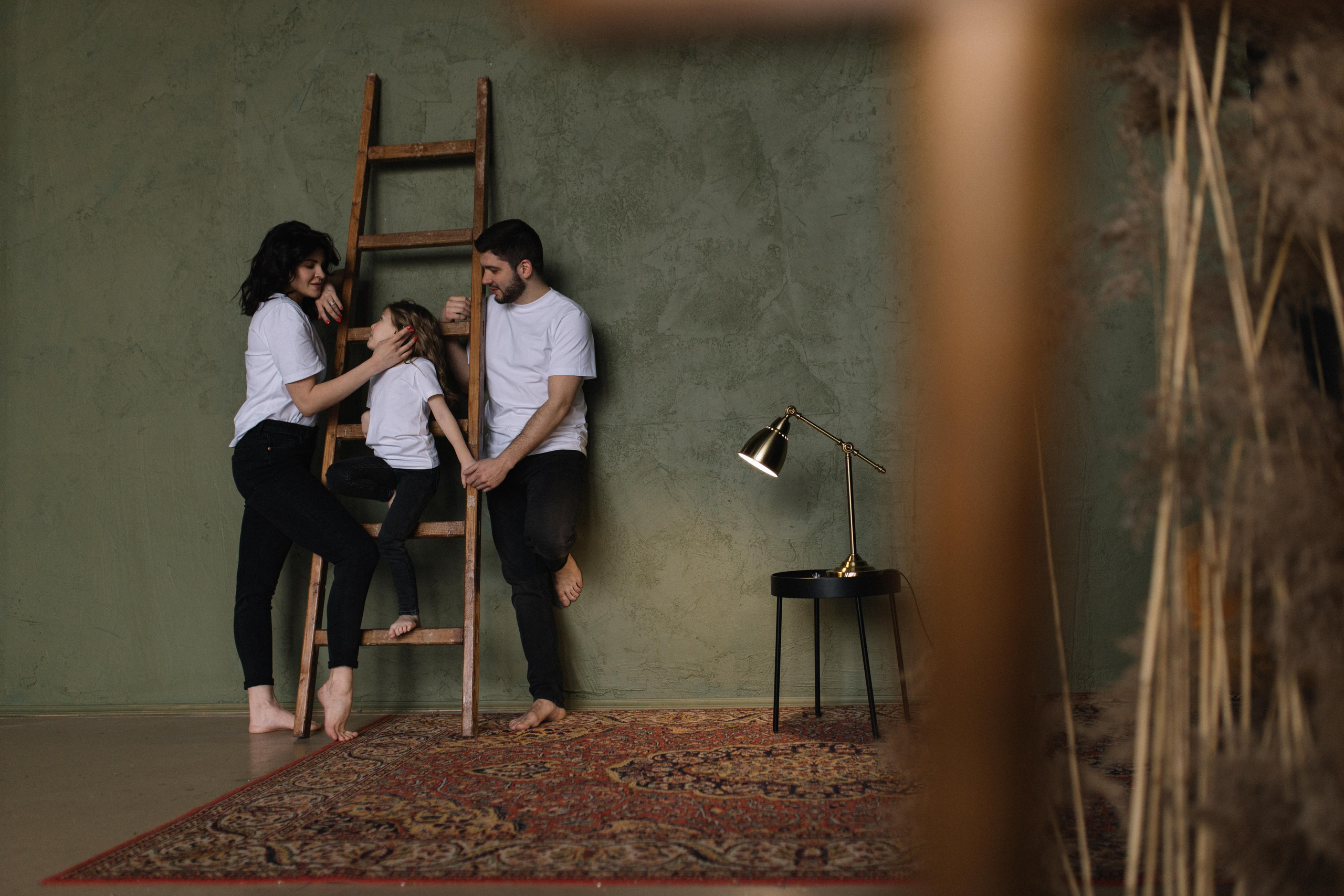 Павел, Екатерина и Юлия. Кристина Киссер |Фотограф | сняла ⩾ 2000 съёмок | главная по атмосфере