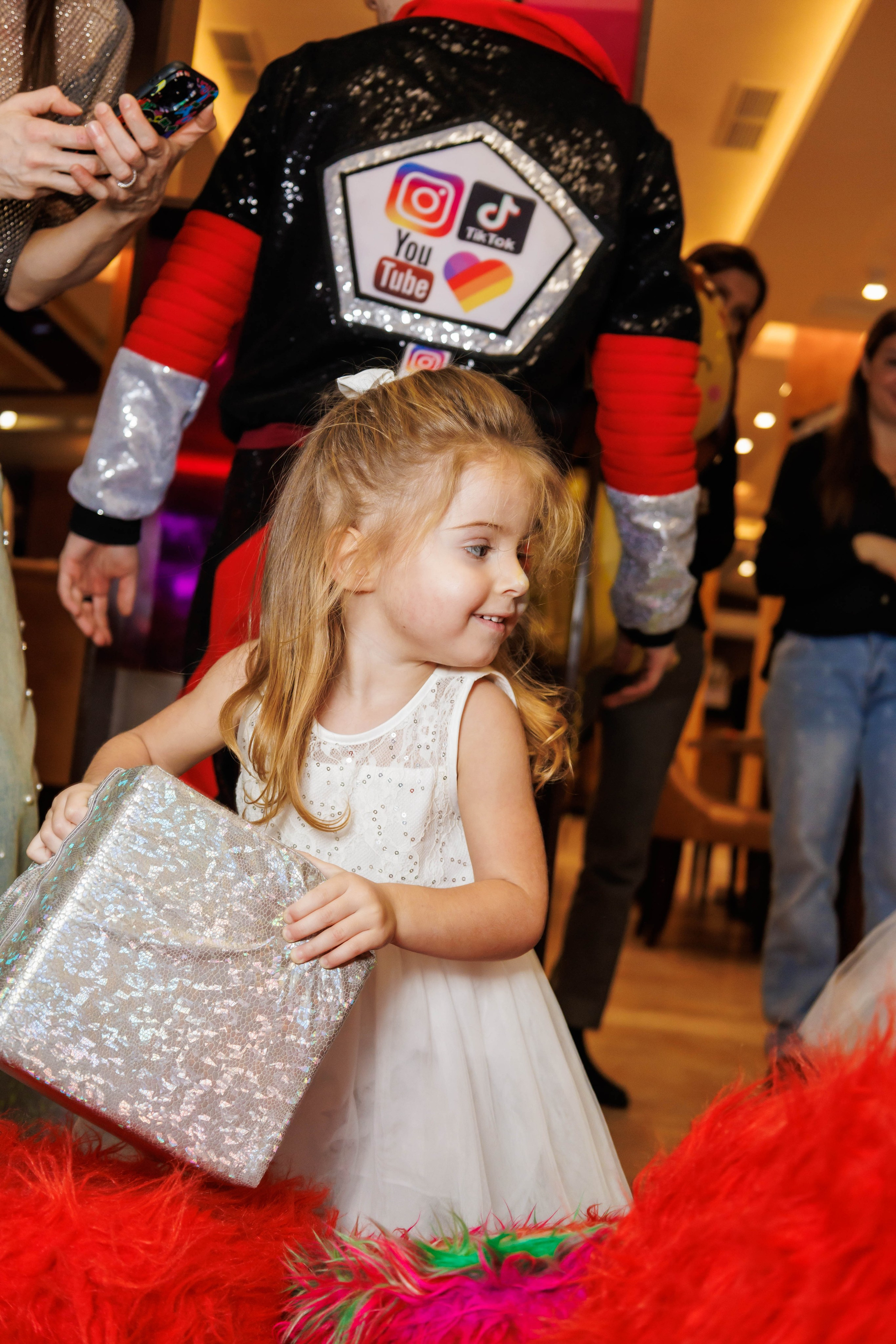 День рождения в ресторане. Фотограф в Москве Дмитрий Емельянов