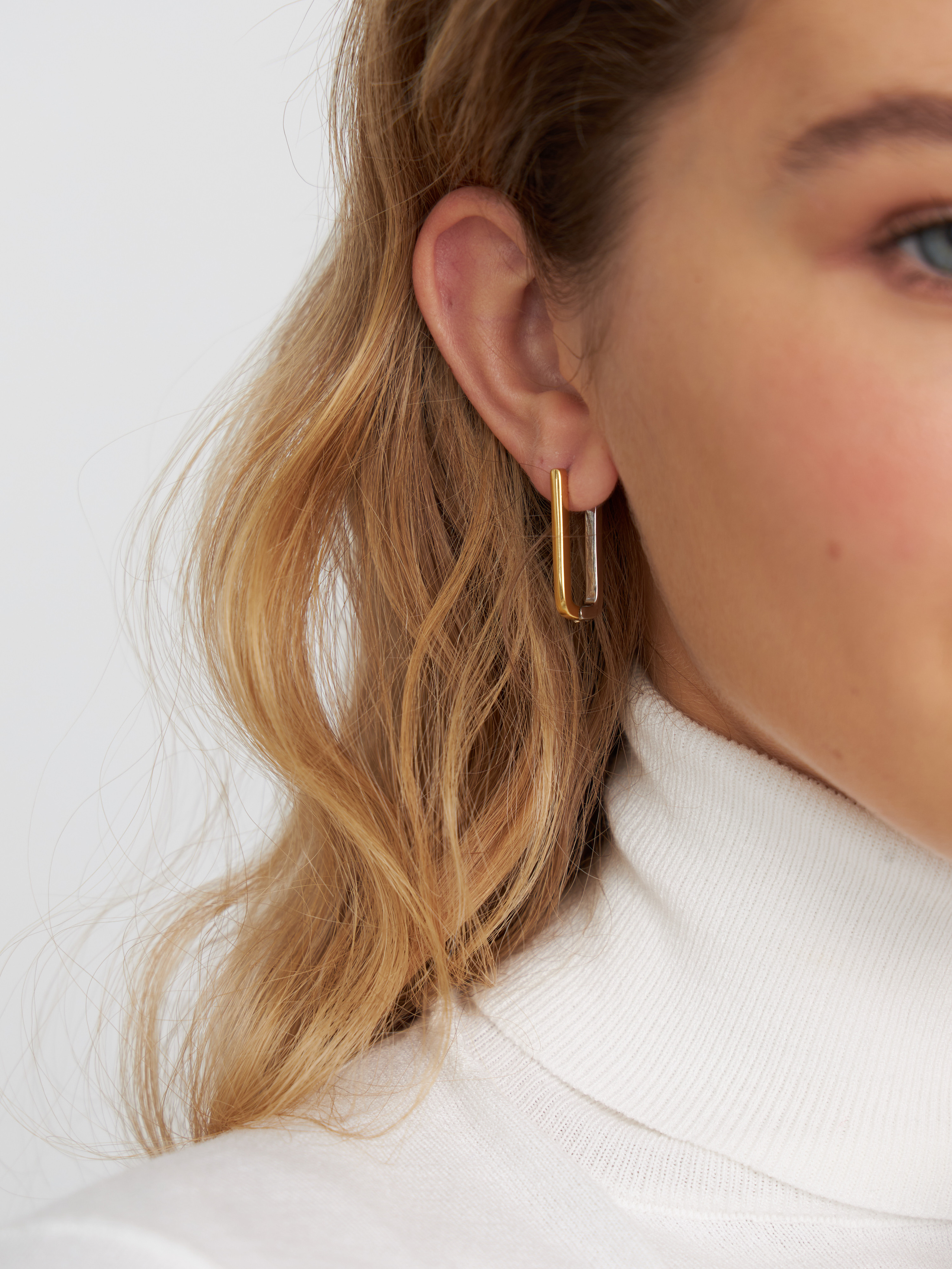 Buro Photoplay украшения. Fashion фотограф в Москве Алиса Деко