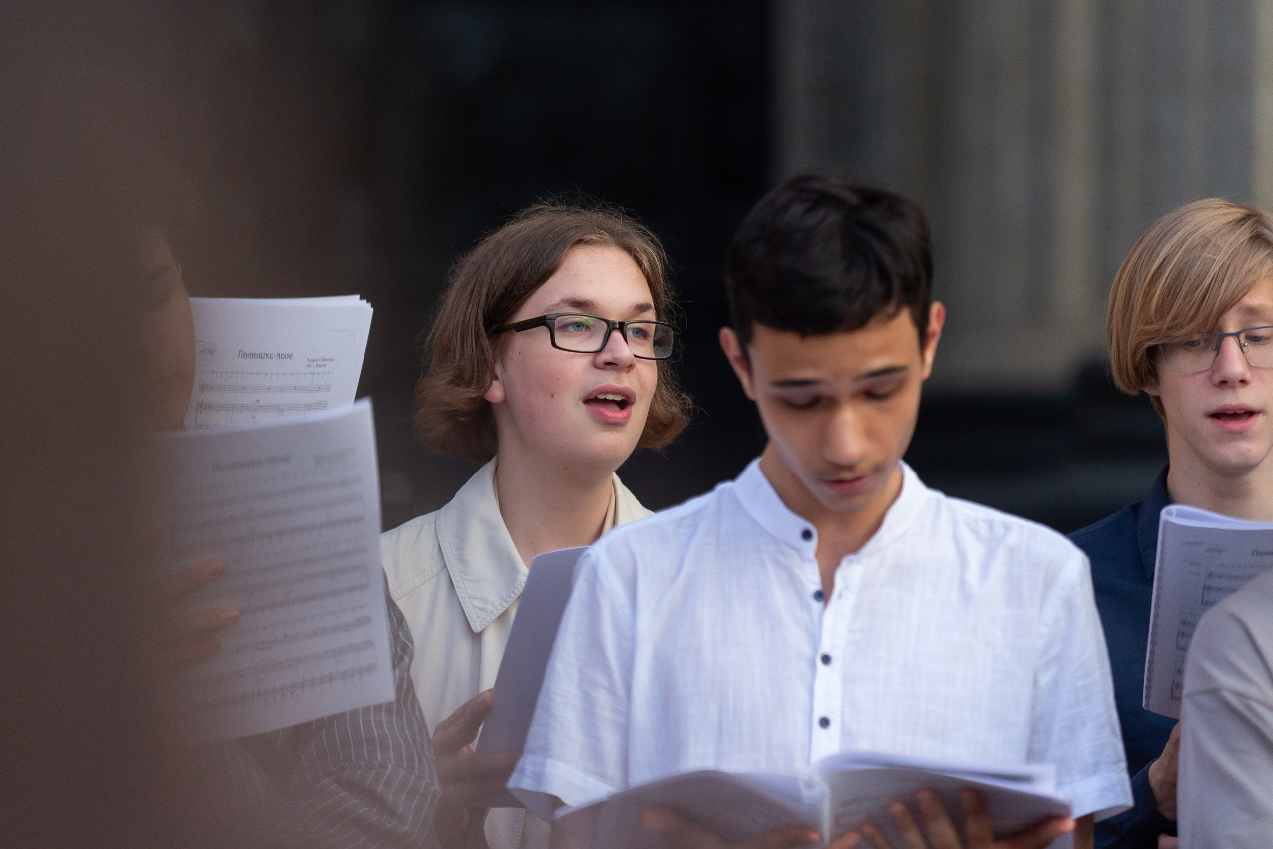 02.06.2024 Выпускники хорового училища им. М. И. Глинки у Казанского собора. Семейный и детский фотограф в Санкт-Петербурге Пуликов Дмитрий