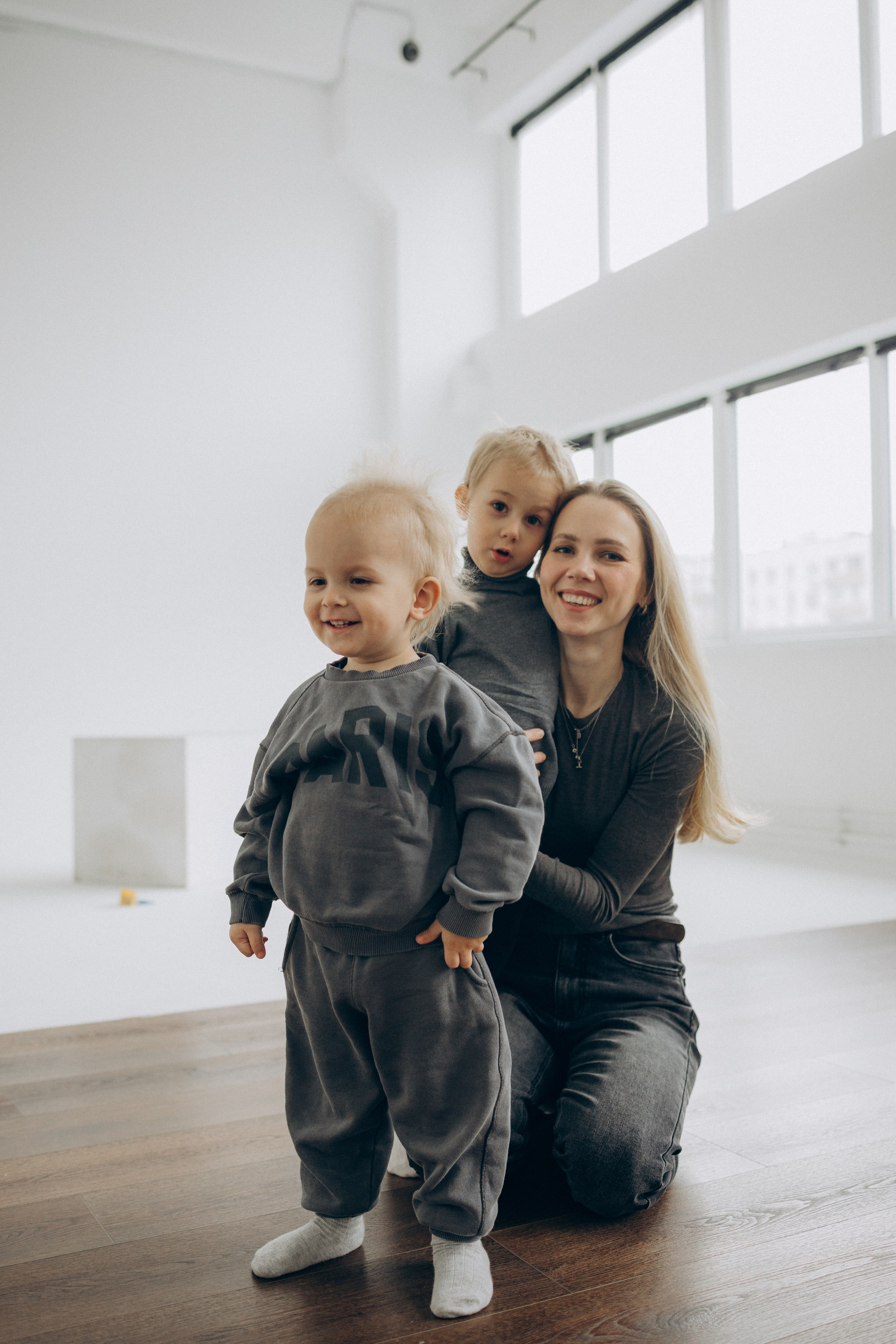 Семейная фотосессия Москва, семейный фотограф в Москве, семейная фотосессия, детский фотограф, семейная фотосессия в студии, семейная фотосессия с сыновьями