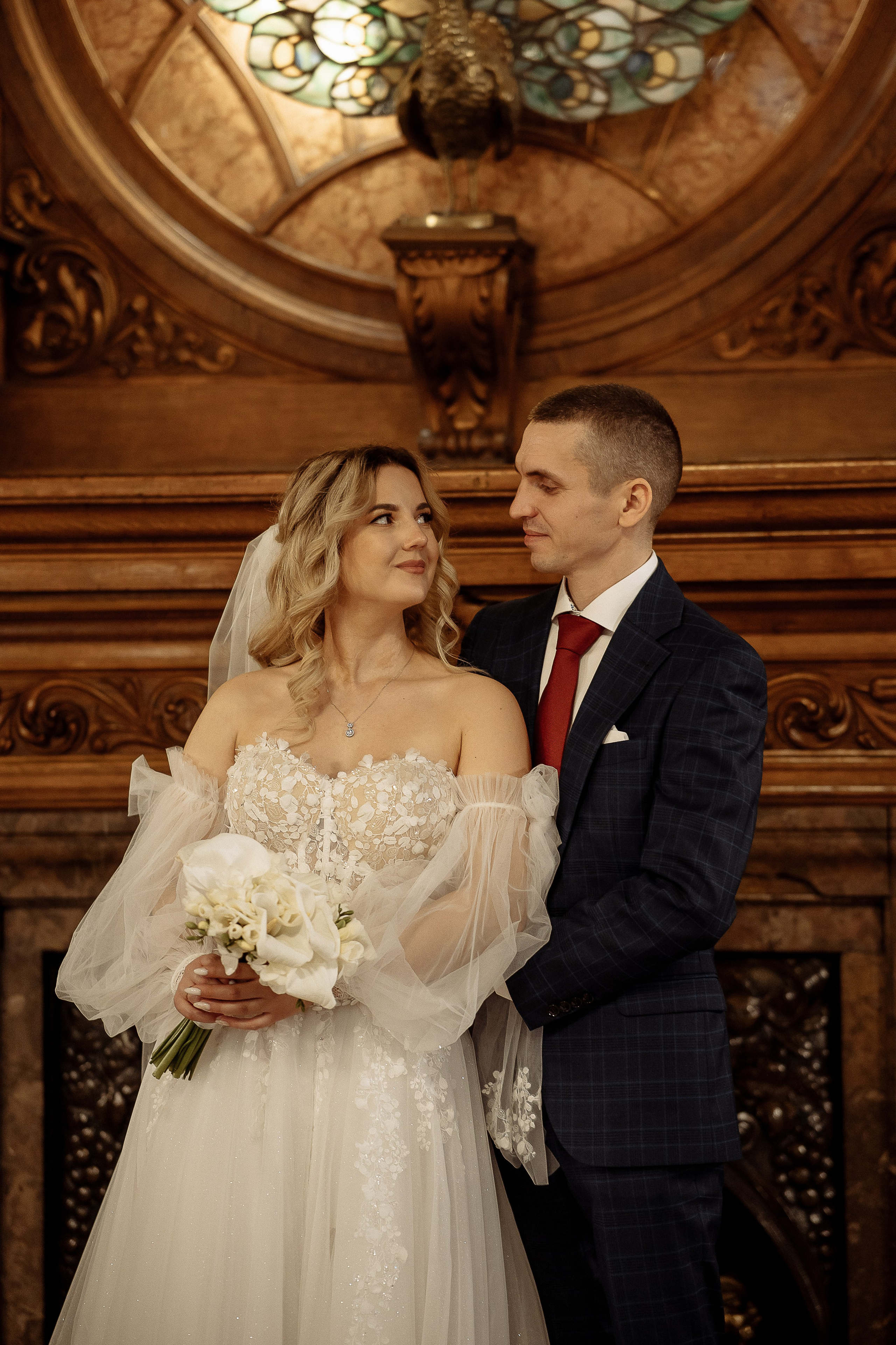 Ślubna sesja zdjęciowa w Muzeum. Свадебный фотограф Варшава Лодзь Польша Елена Юцова