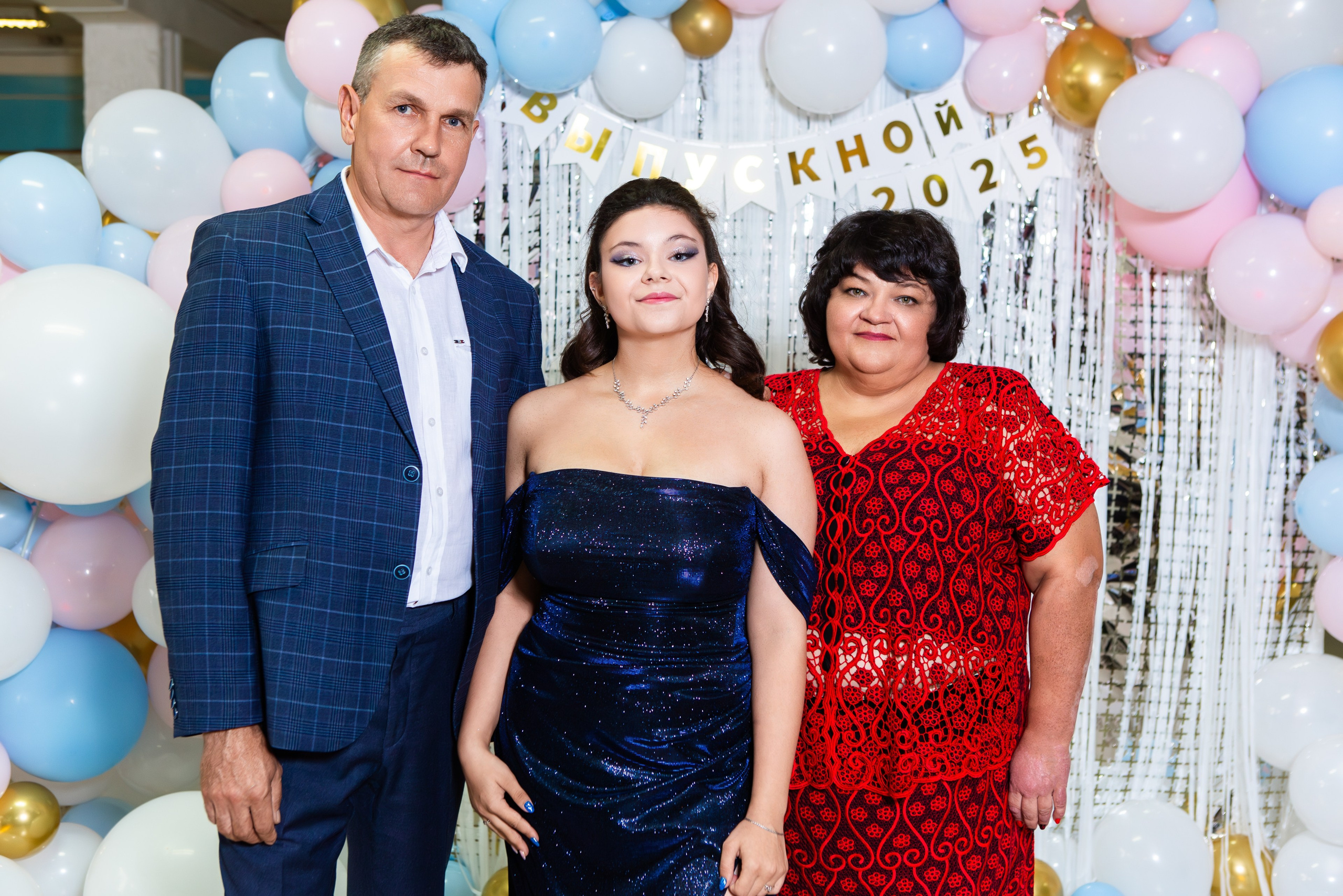 ФОТОСЕССИЯ С РОДИТЕЛЯМИ ВЫПУСКНОЙ 2025 9 ШКОЛА Г.МЦЕНСК. Профессиональный фотограф в Мценске и Орловской области