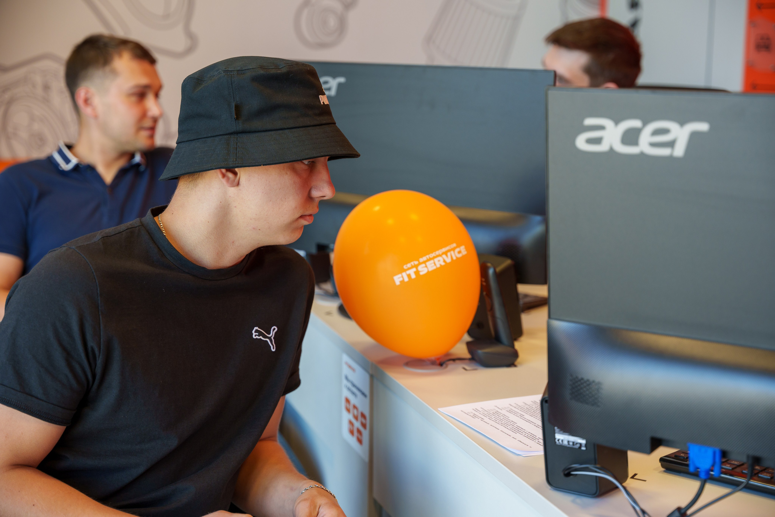 Интерьерная фотосъемка автосервиса Fit Service в Краснодаре — Профессиональная фотосъемка интерьера техцентра в Краснодаресеть СТО. Шедевры для Вас! Фотограф и Видеограф в Краснодаре Пахиев Руслан