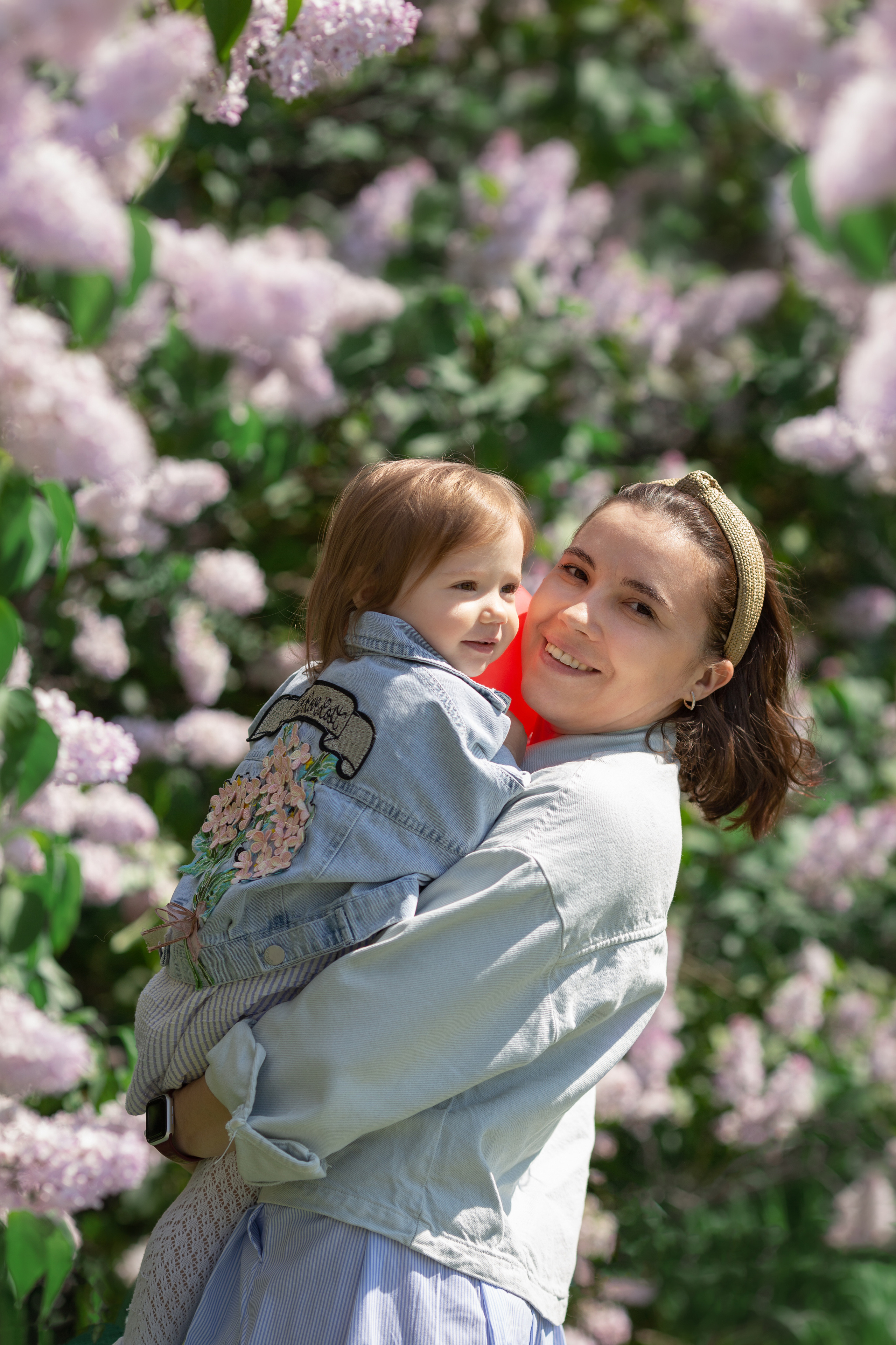 Олеся и Маша в Сиреневом саду. Актерское и модельное портфолио. Фотограф в Москве Екатерина Коломеец