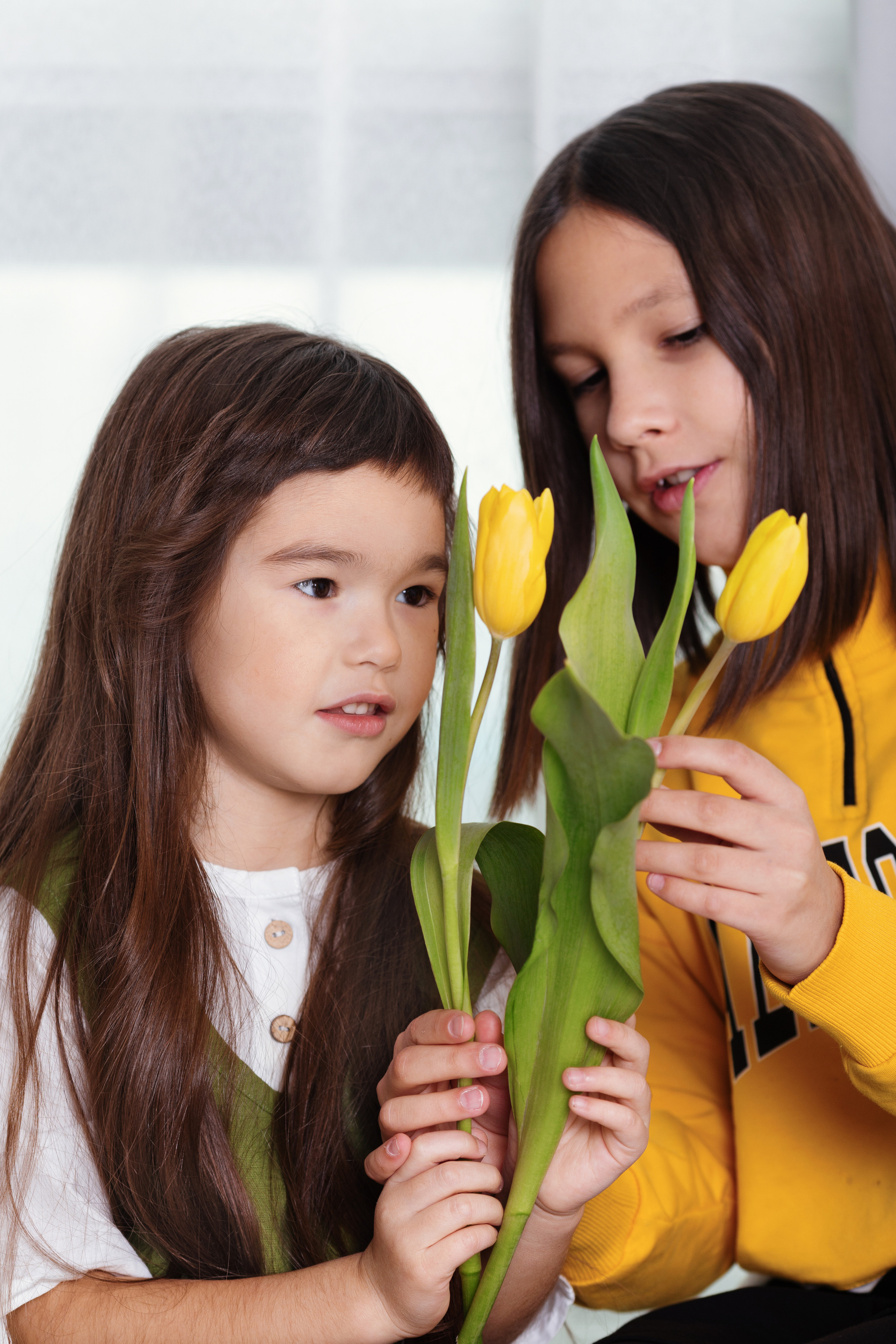 Весенняя фотосессия двух сестер. Актерское и модельное портфолио. Фотограф в Москве Екатерина Коломеец