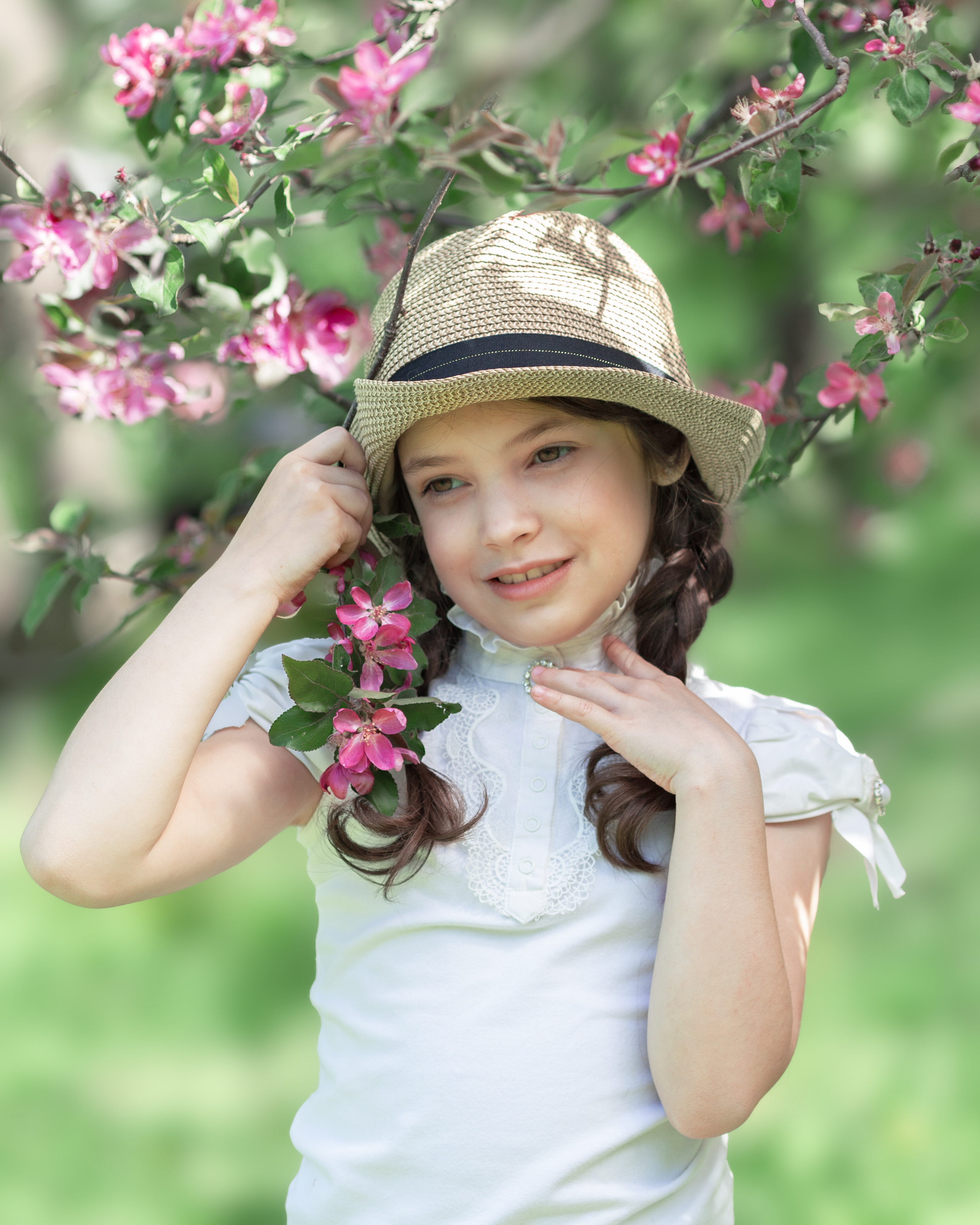 Варя в цветущем саду. Актерское и модельное портфолио. Фотограф в Москве Екатерина Коломеец