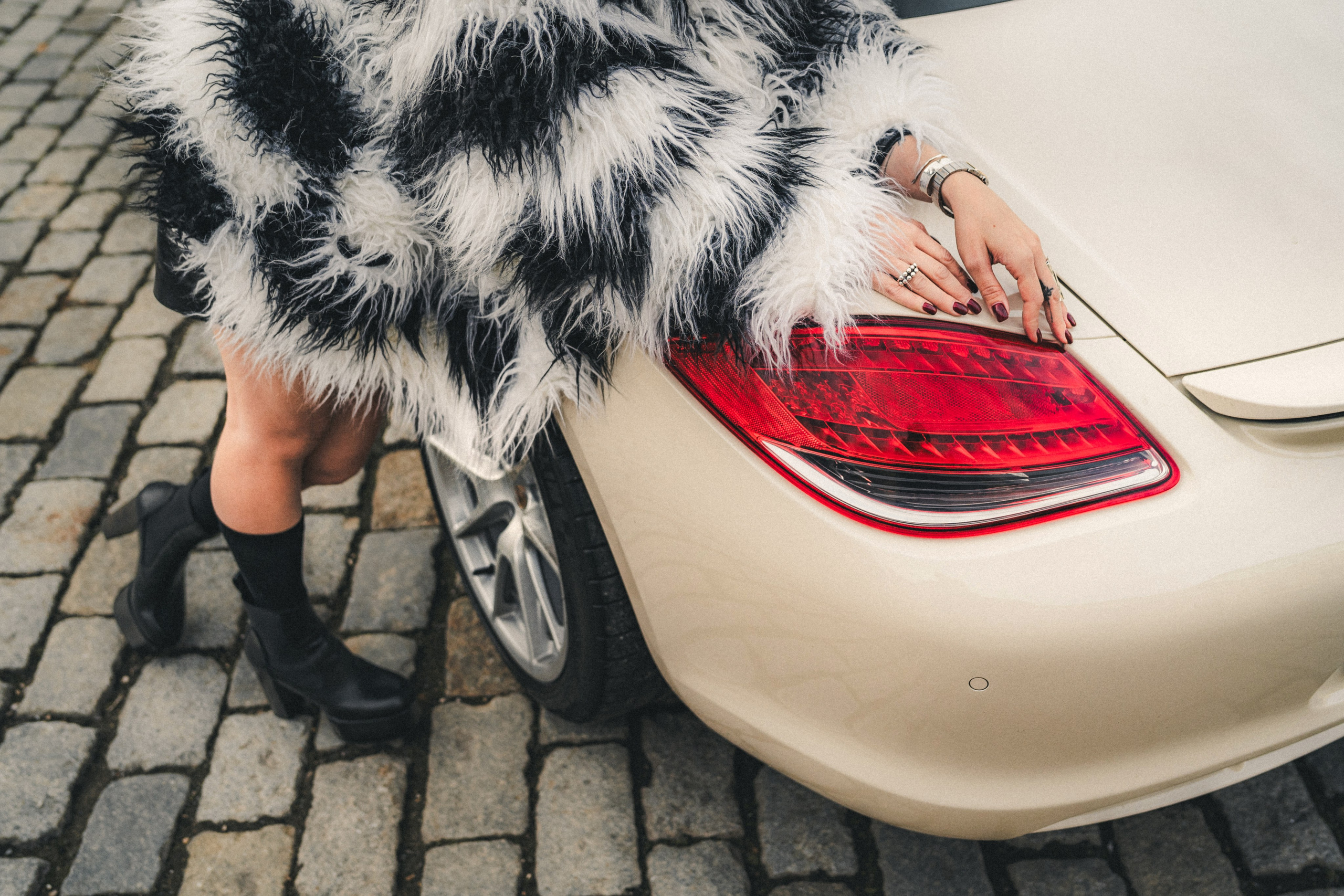 Porsche Cayman S x Anna. Фотограф Илья К. в Москве