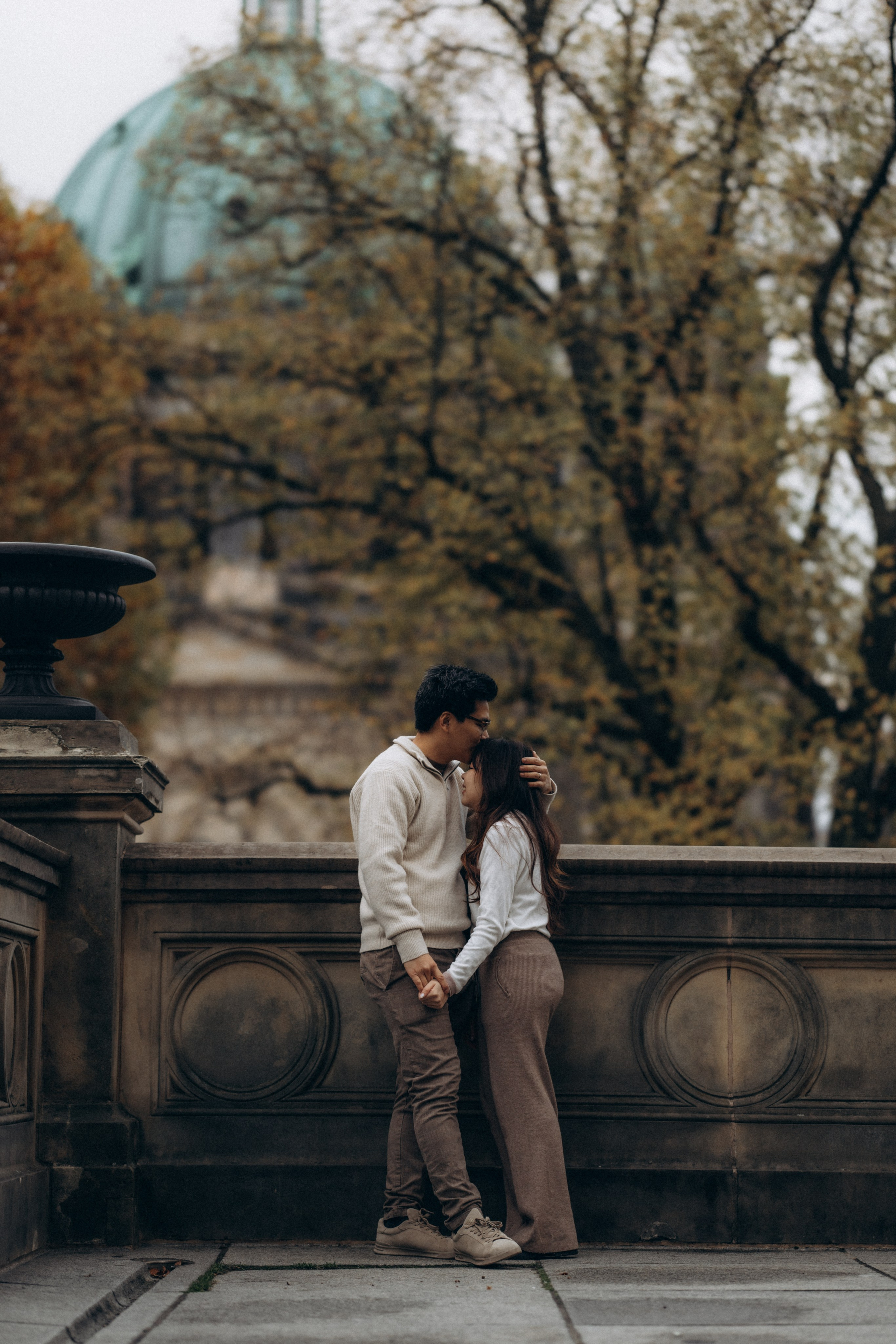 Love story in Tiergarten, Berlin. Hochzeitsfotograf in Potsdam — Alister Licht