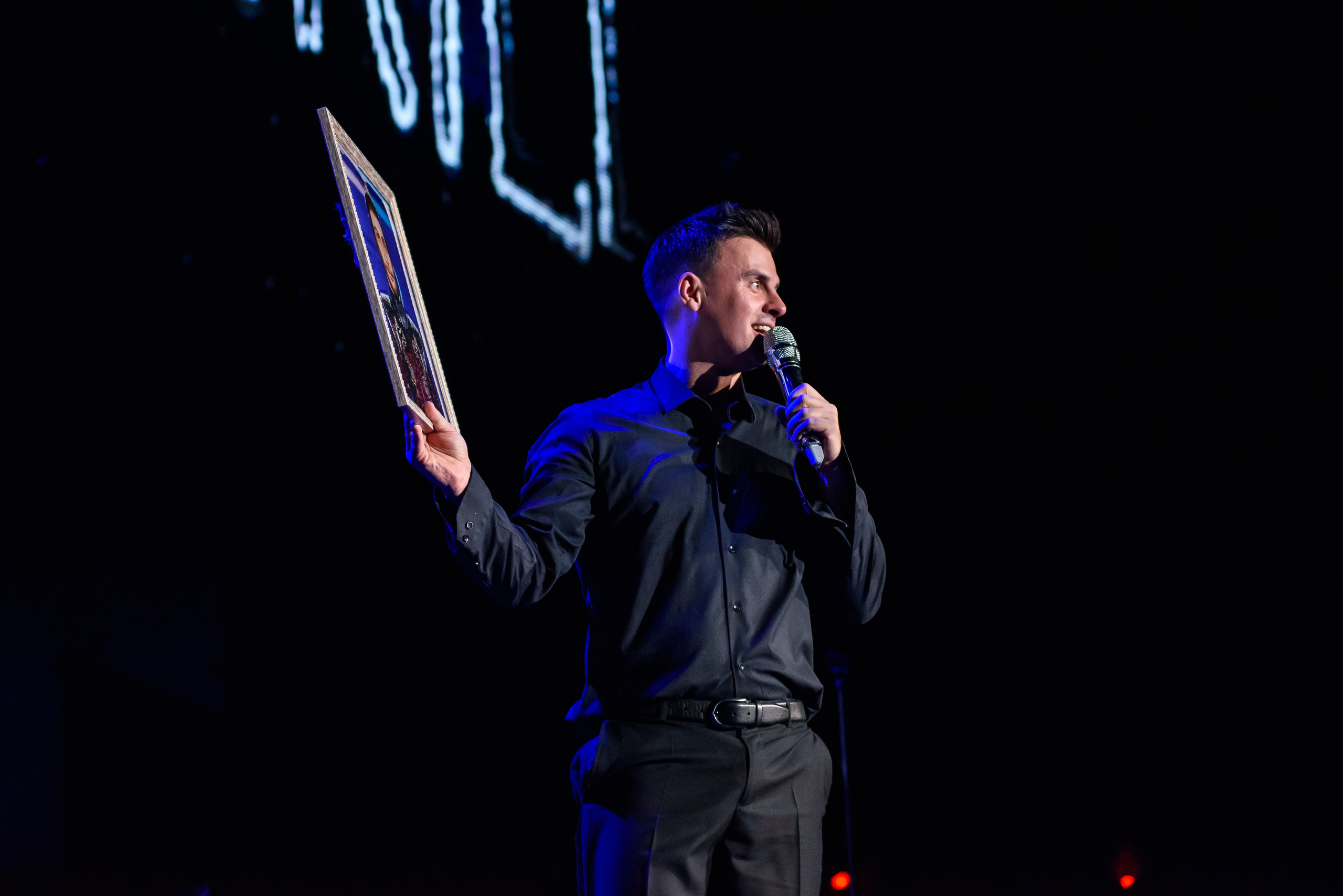 Кирилл Туриченко — Вегас Сити Холл. Бренд-фотограф для экспертов и блогеров в Москве Влада Горбовская