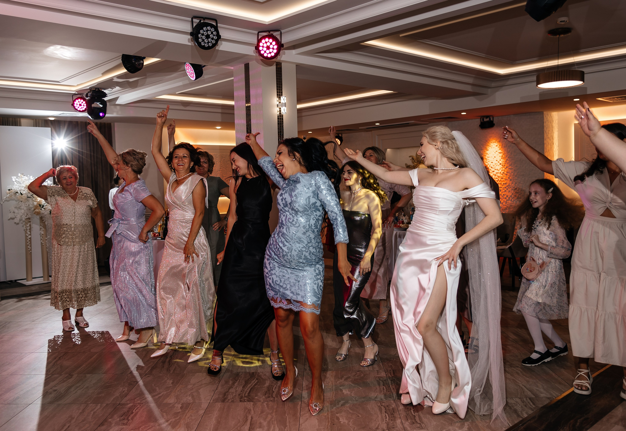 Николай & Анастасия | 10.08.24. Свадебный и семейный фотограф в Омске Евгения Хакимова